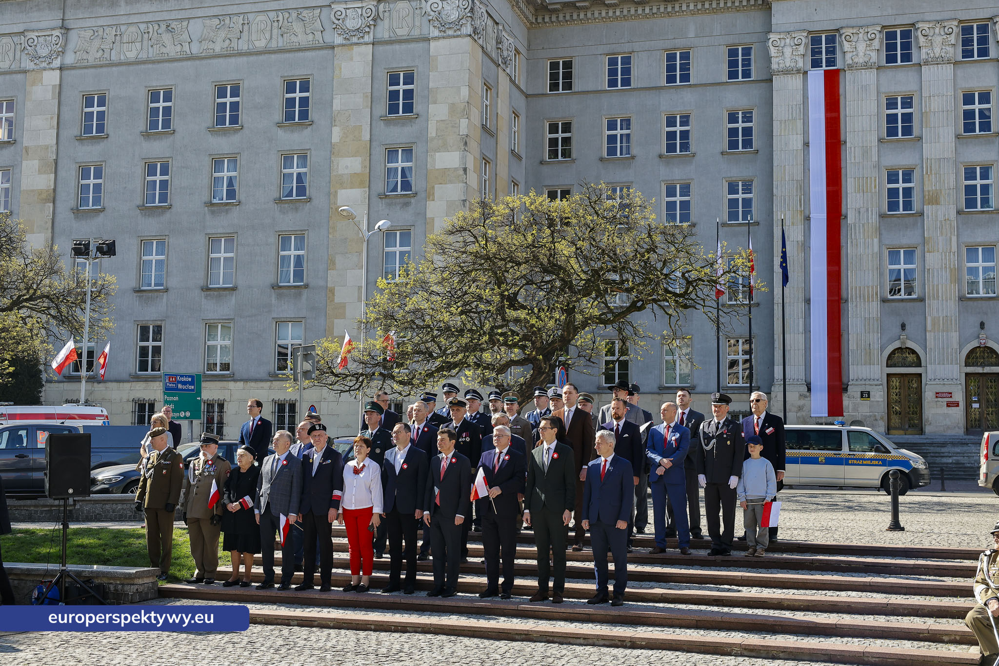 Europerspektywy Dzień Flagi w Katowicach. Wojewoda śląski przewodniczył uroczystym obchodom