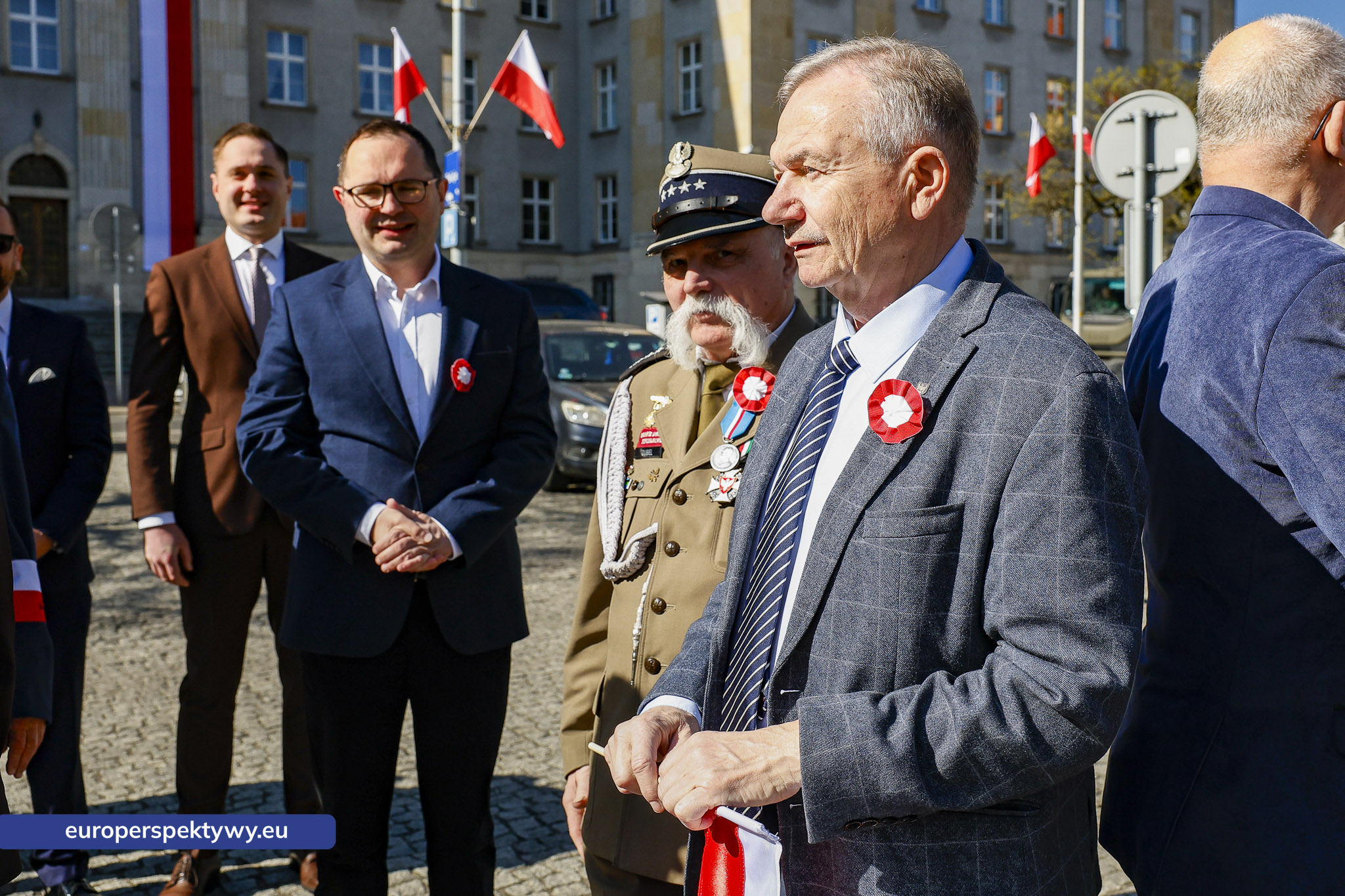 Europerspektywy Dzień Flagi w Katowicach. Wojewoda śląski przewodniczył uroczystym obchodom