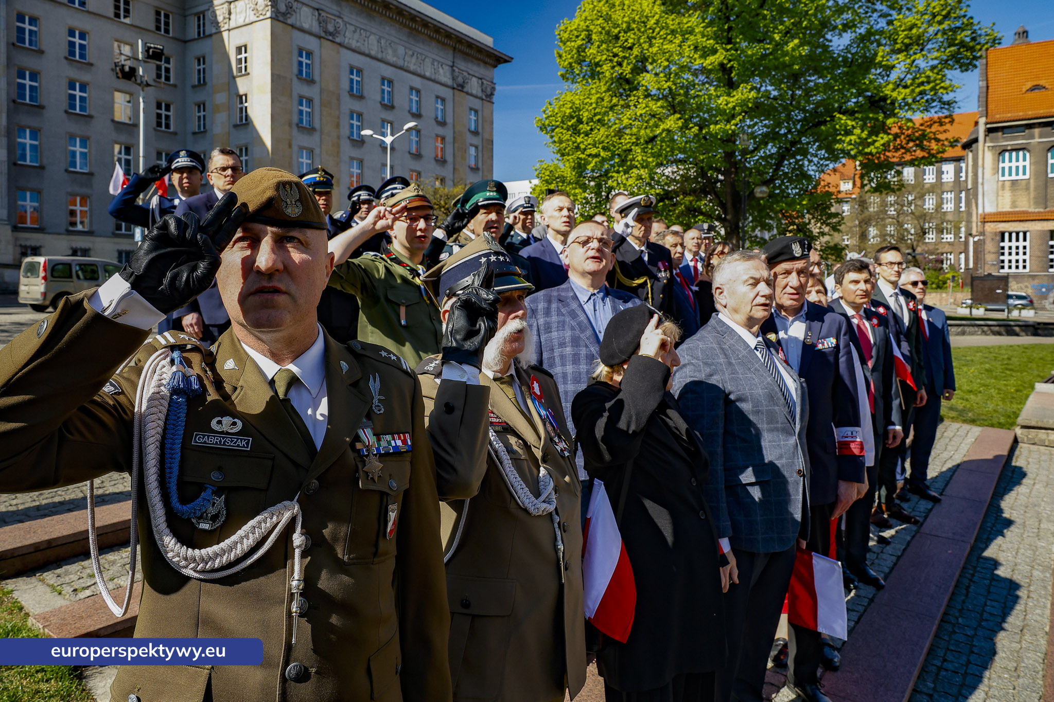 Europerspektywy Dzień Flagi w Katowicach. Wojewoda śląski przewodniczył uroczystym obchodom