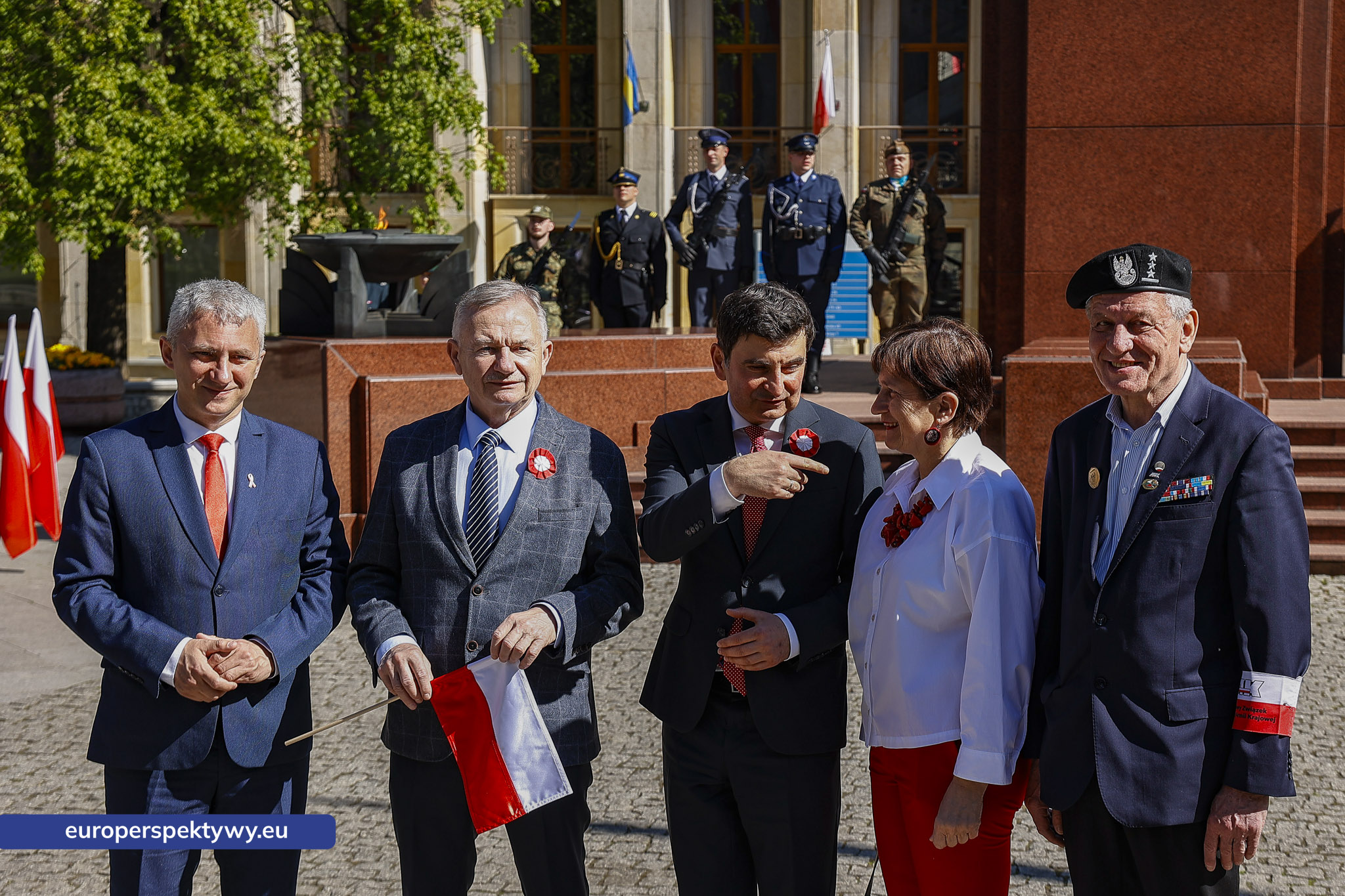 Europerspektywy Dzień Flagi w Katowicach. Wojewoda śląski przewodniczył uroczystym obchodom