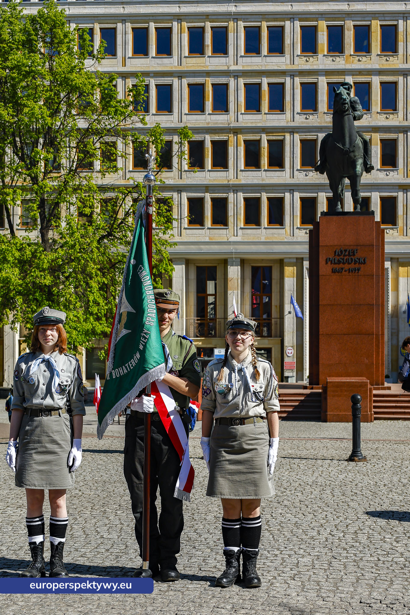 Europerspektywy Dzień Flagi w Katowicach. Wojewoda śląski przewodniczył uroczystym obchodom