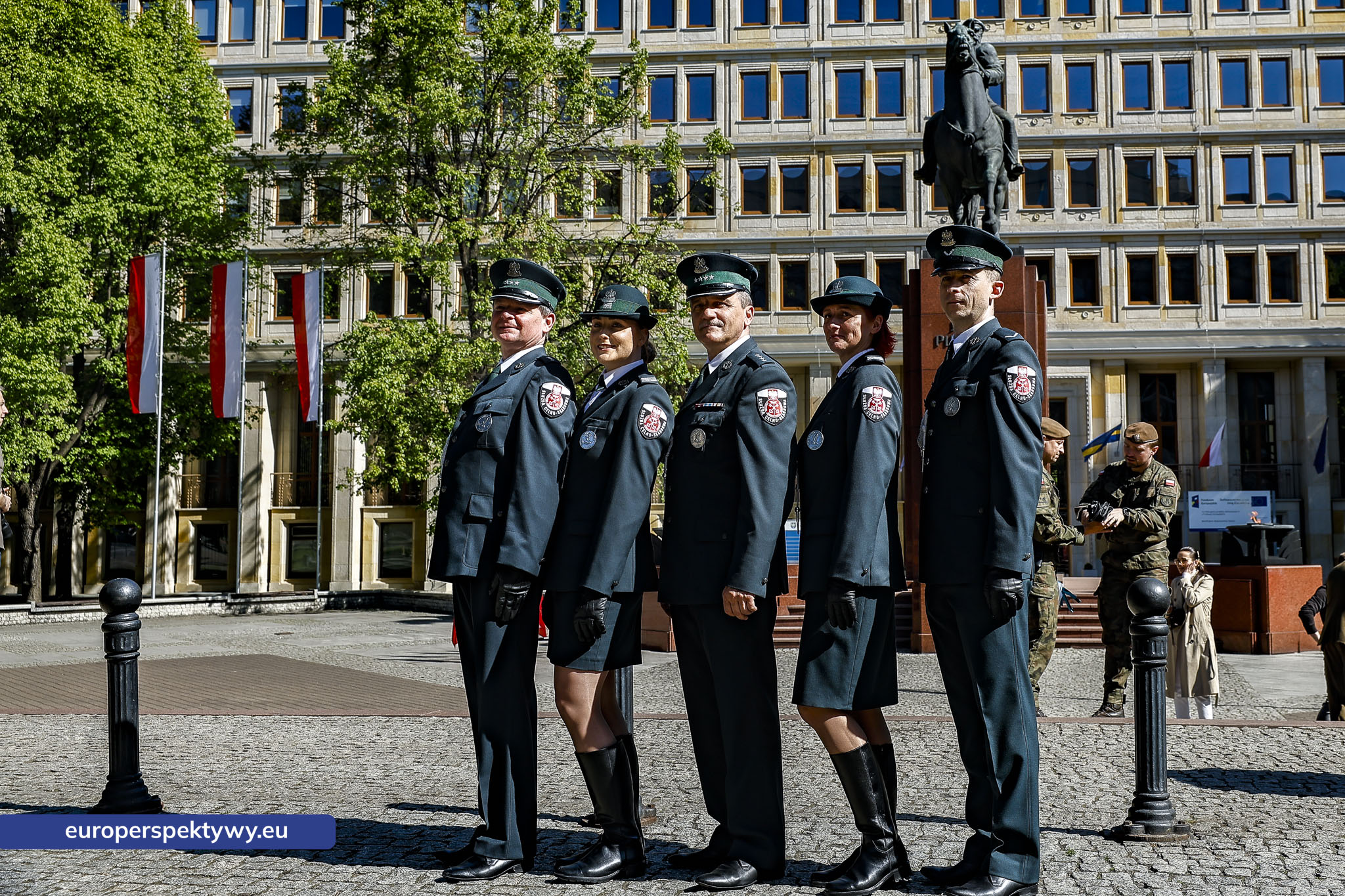 Europerspektywy Dzień Flagi w Katowicach. Wojewoda śląski przewodniczył uroczystym obchodom