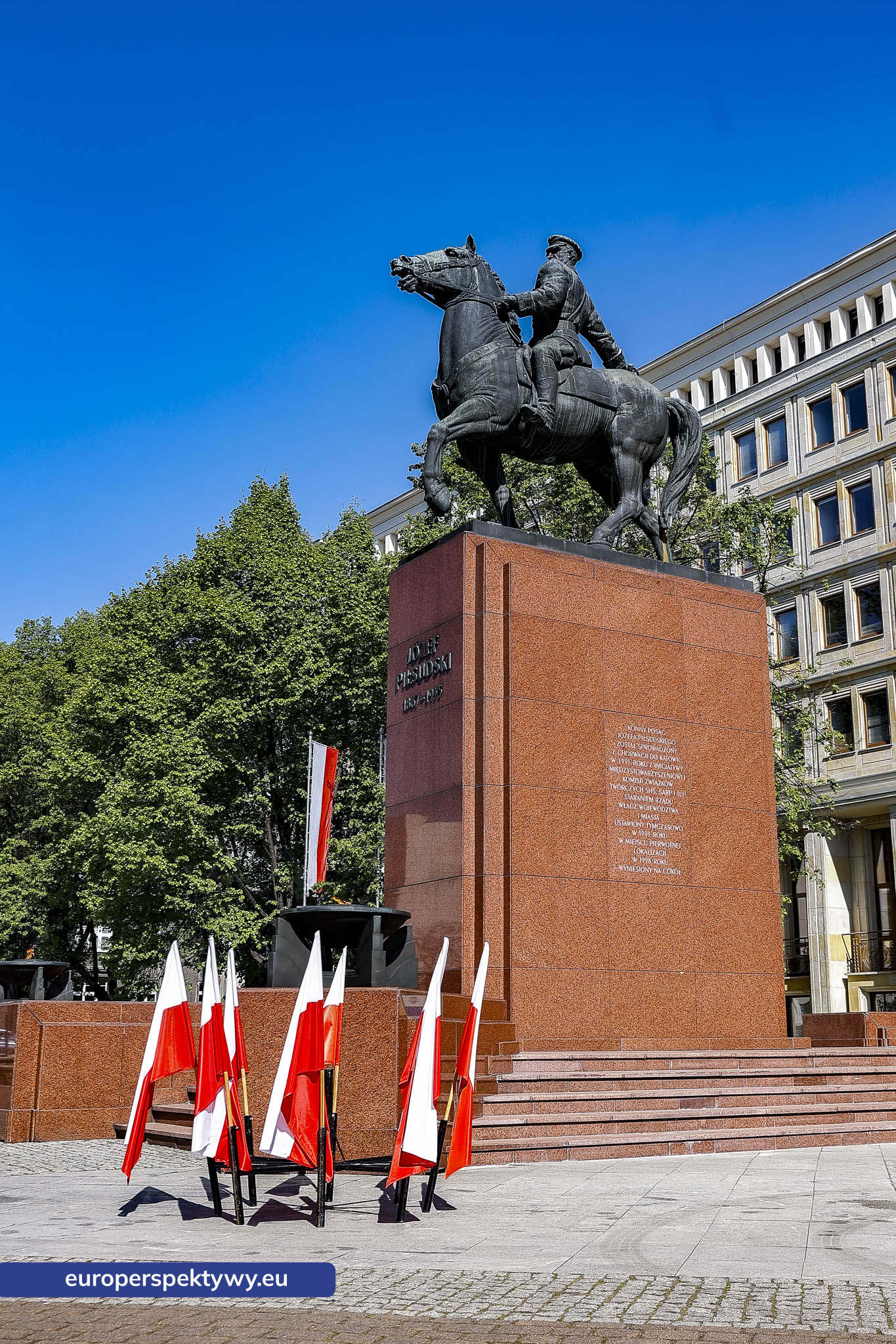 Europerspektywy Dzień Flagi w Katowicach. Wojewoda śląski przewodniczył uroczystym obchodom