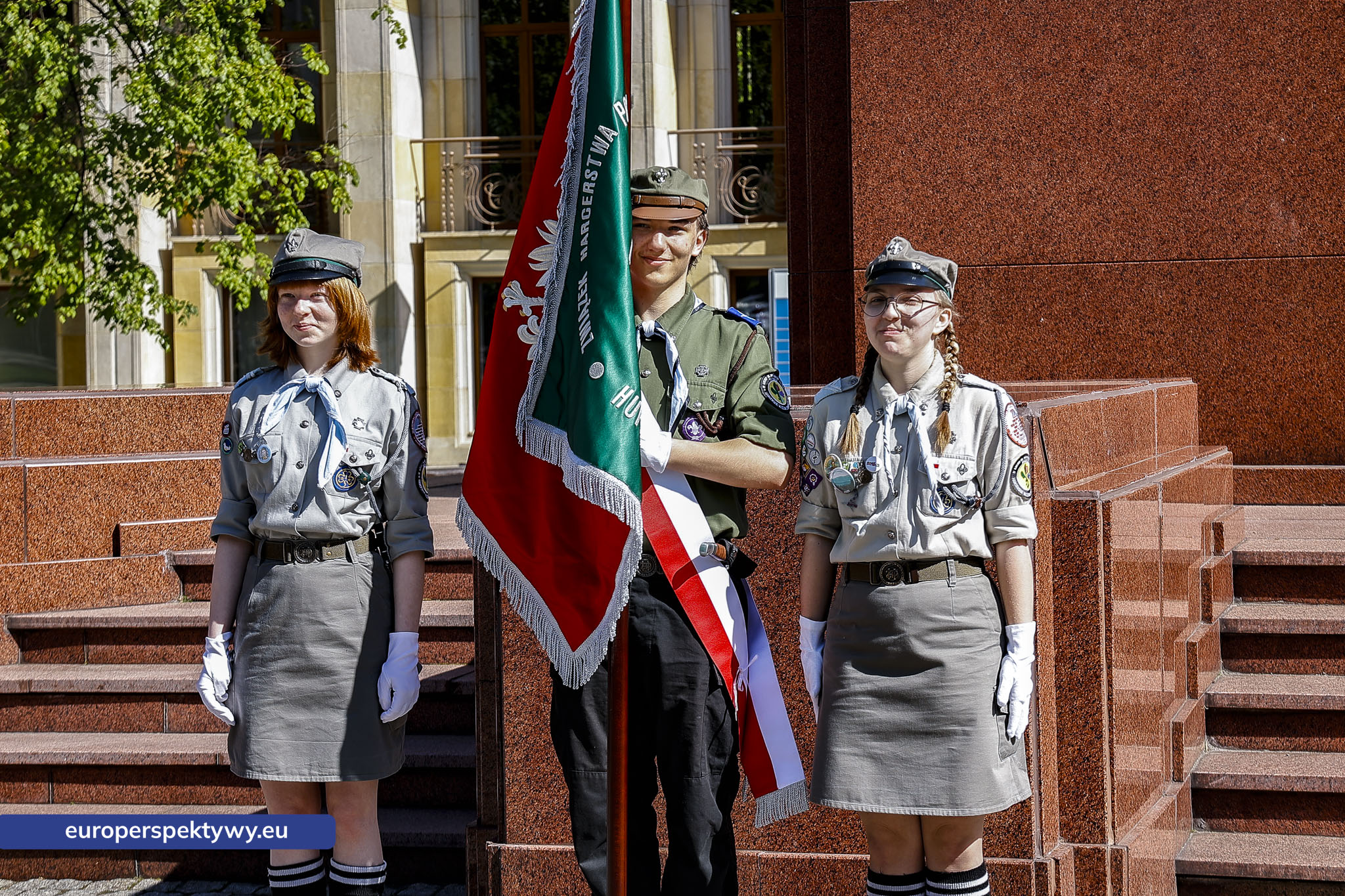 Europerspektywy Dzień Flagi w Katowicach. Wojewoda śląski przewodniczył uroczystym obchodom