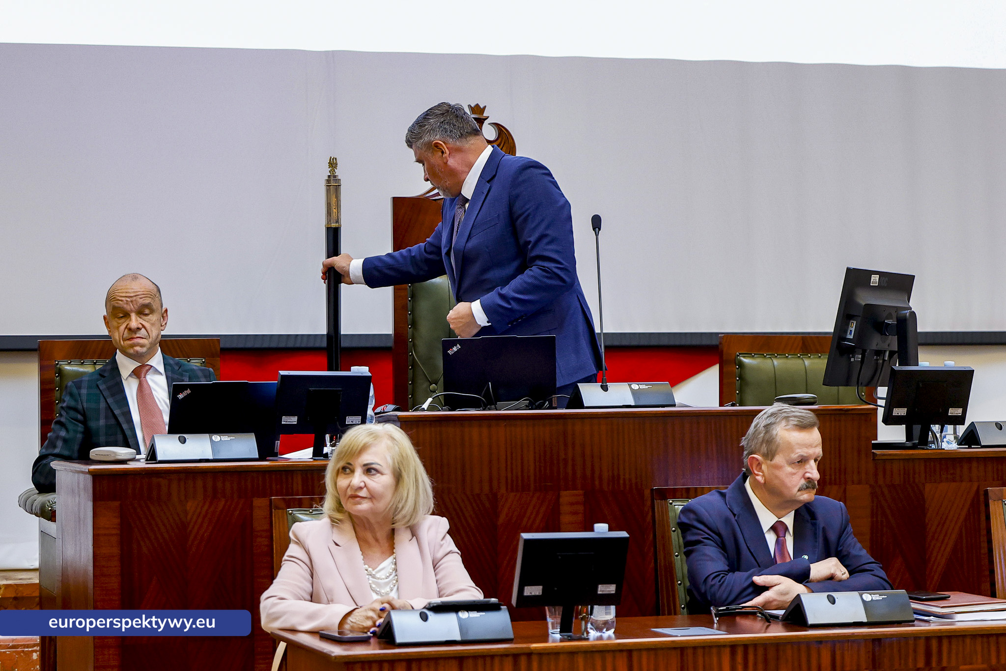 Europerspektywy Nadzwyczajna sesja Sejmiku Województwa Śląskiego. Waldemar Bojarun nowym członkiem zarządu województwa