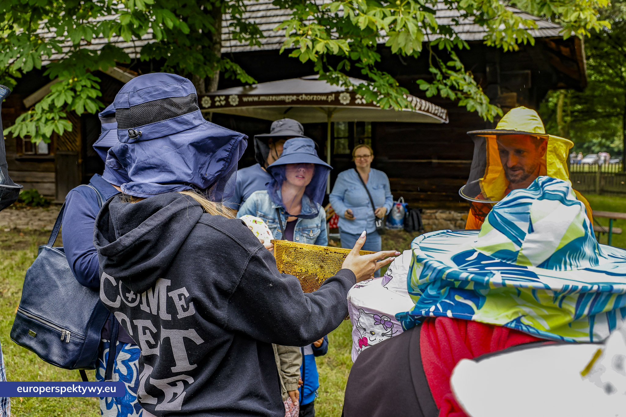 Europerspektywy Dzień Miodu w Skansenie – tam, gdzie tradycja spotyka troskę o przyrodę [fotoreportaż]