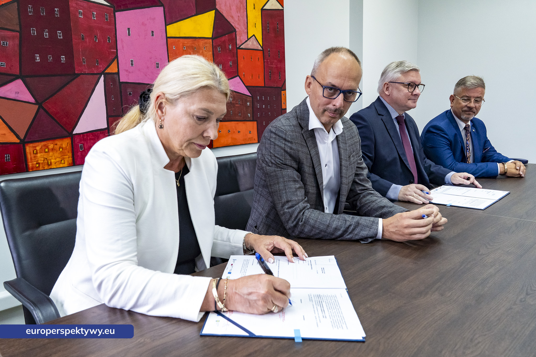 GZM Podpisanie Umowy z PKM Świerklaniec na Zakup Autobusów Elektrycznych-4 Europerspektywy GZM inwestuje w elektryczny transport. 9 nowych autobusów trafi do PKM Świerklaniec