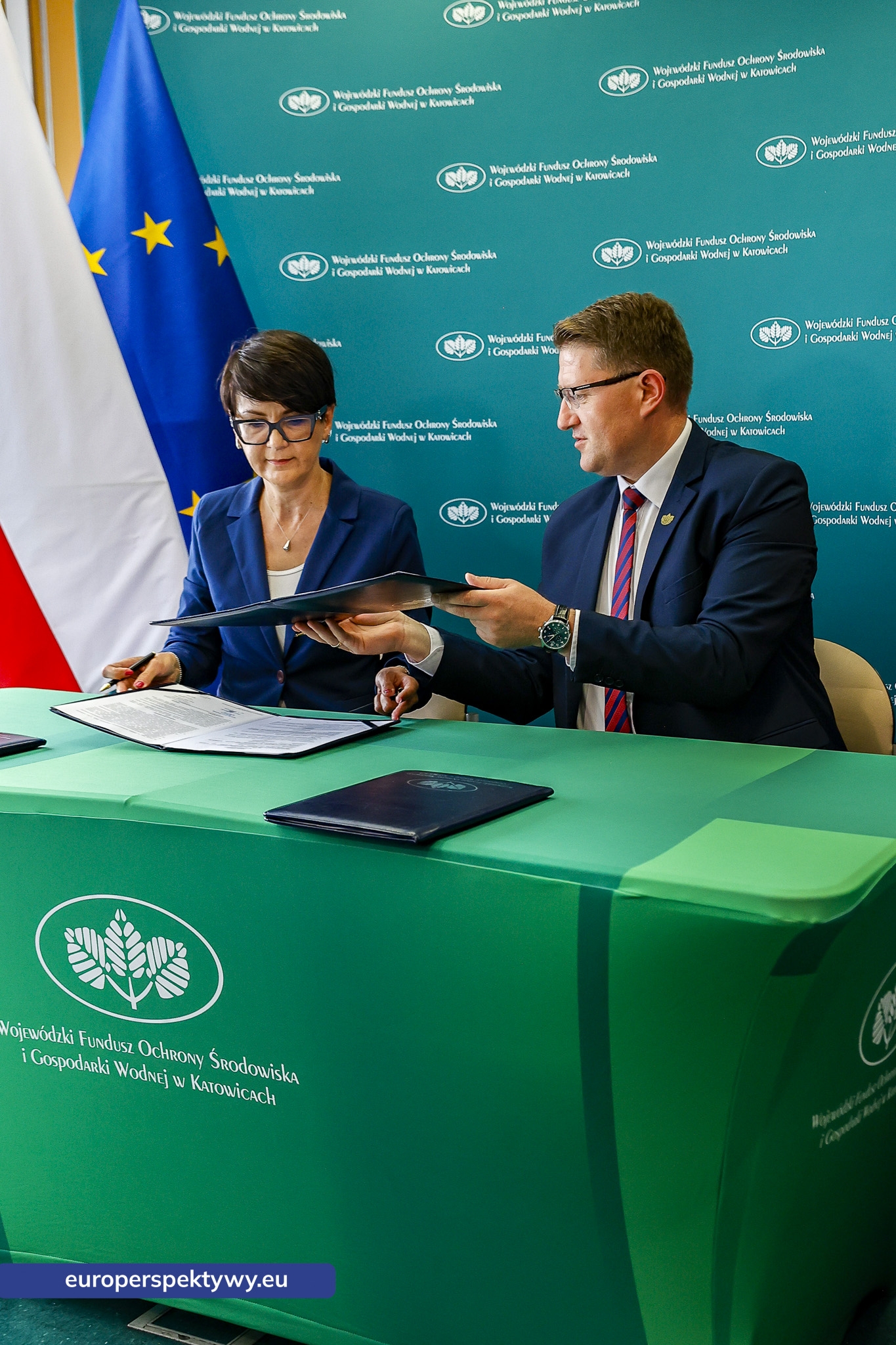 WFOŚiGW Podpisanie umów z Gminą Bestwiną oraz Wodociągami Cieszyńskimi -18 Europerspektywy WFOŚiGW wsparł inwestycje w bezpieczeństwo dostaw wody. Umowy z Gminą Bestwina i Wodociągami Cieszyńskimi podpisane