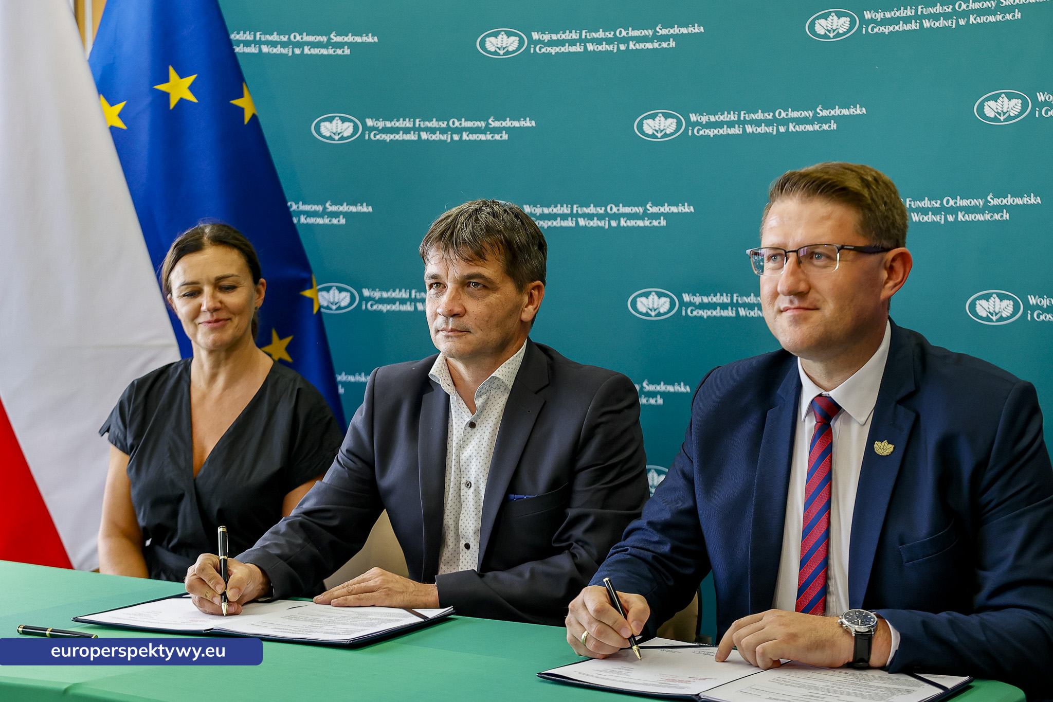 WFOŚiGW Podpisanie umów z Gminą Bestwiną oraz Wodociągami Cieszyńskimi -2 Europerspektywy WFOŚiGW wsparł inwestycje w bezpieczeństwo dostaw wody. Umowy z Gminą Bestwina i Wodociągami Cieszyńskimi podpisane
