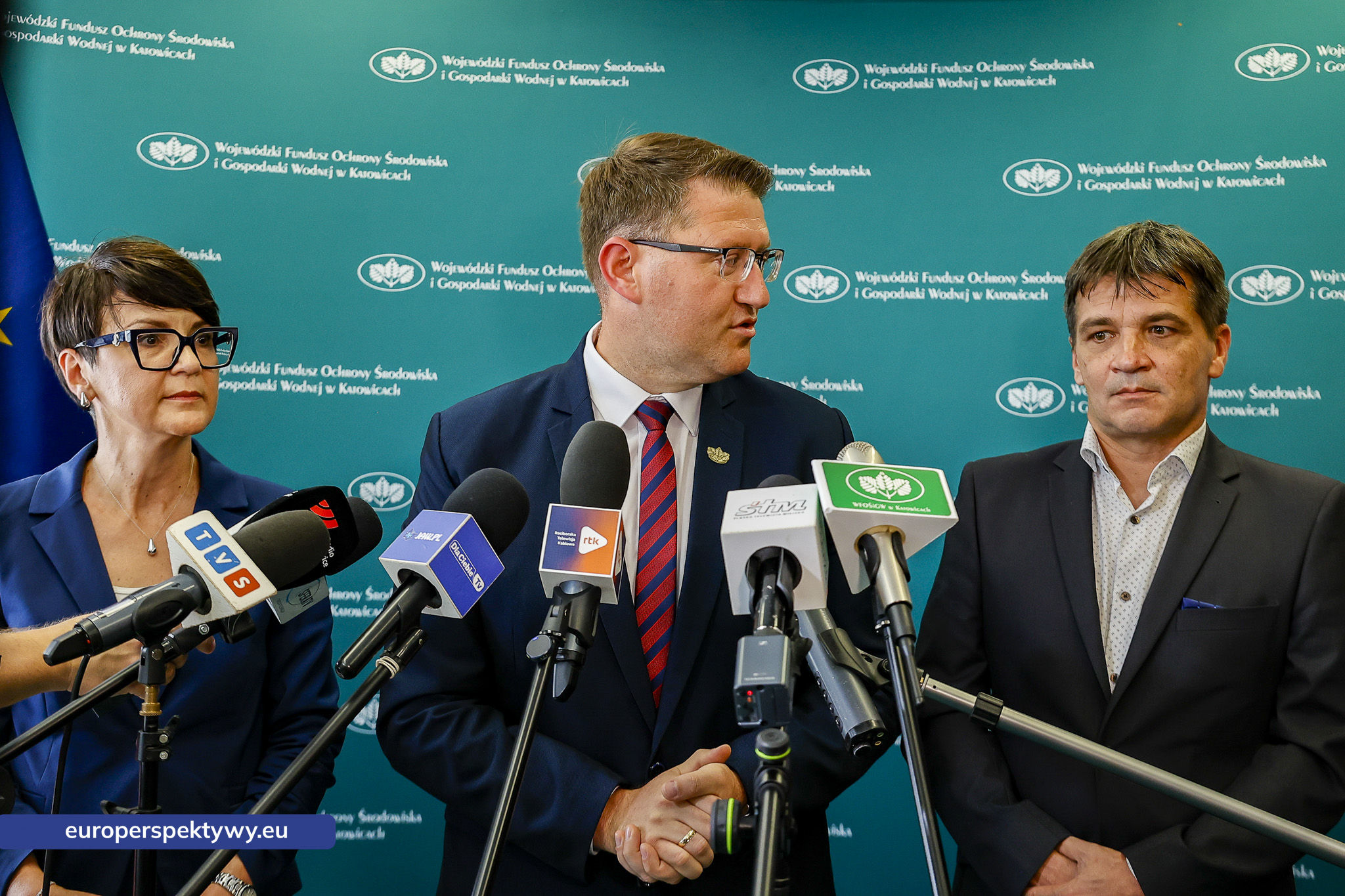 WFOŚiGW Podpisanie umów z Gminą Bestwiną oraz Wodociągami Cieszyńskimi -26 Europerspektywy WFOŚiGW wsparł inwestycje w bezpieczeństwo dostaw wody. Umowy z Gminą Bestwina i Wodociągami Cieszyńskimi podpisane
