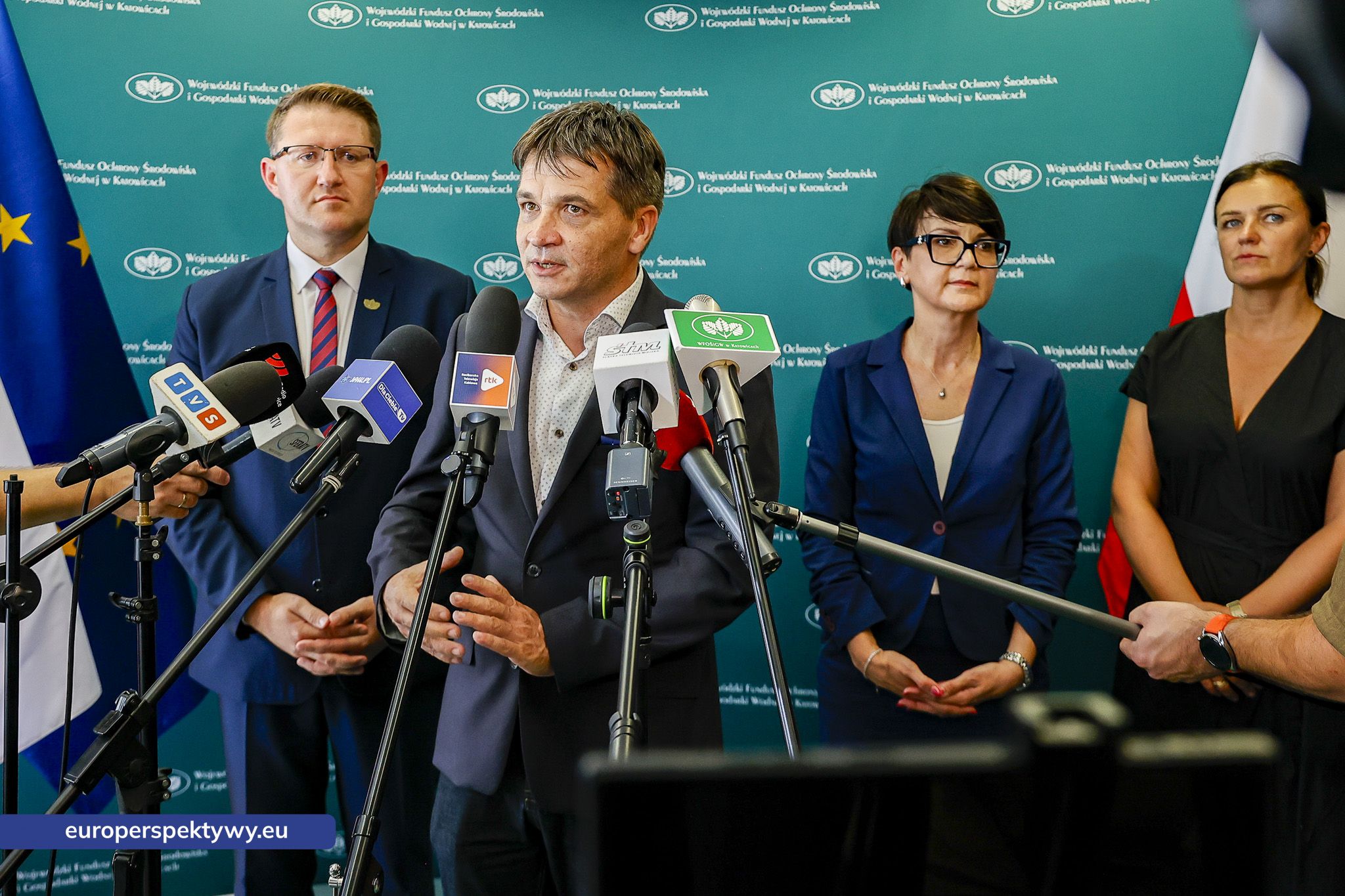 WFOŚiGW Podpisanie umów z Gminą Bestwiną oraz Wodociągami Cieszyńskimi -32 Europerspektywy WFOŚiGW wsparł inwestycje w bezpieczeństwo dostaw wody. Umowy z Gminą Bestwina i Wodociągami Cieszyńskimi podpisane