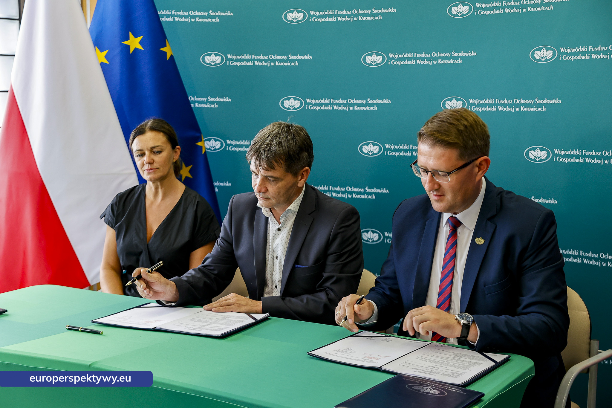 WFOŚiGW Podpisanie umów z Gminą Bestwiną oraz Wodociągami Cieszyńskimi -4 Europerspektywy WFOŚiGW wsparł inwestycje w bezpieczeństwo dostaw wody. Umowy z Gminą Bestwina i Wodociągami Cieszyńskimi podpisane
