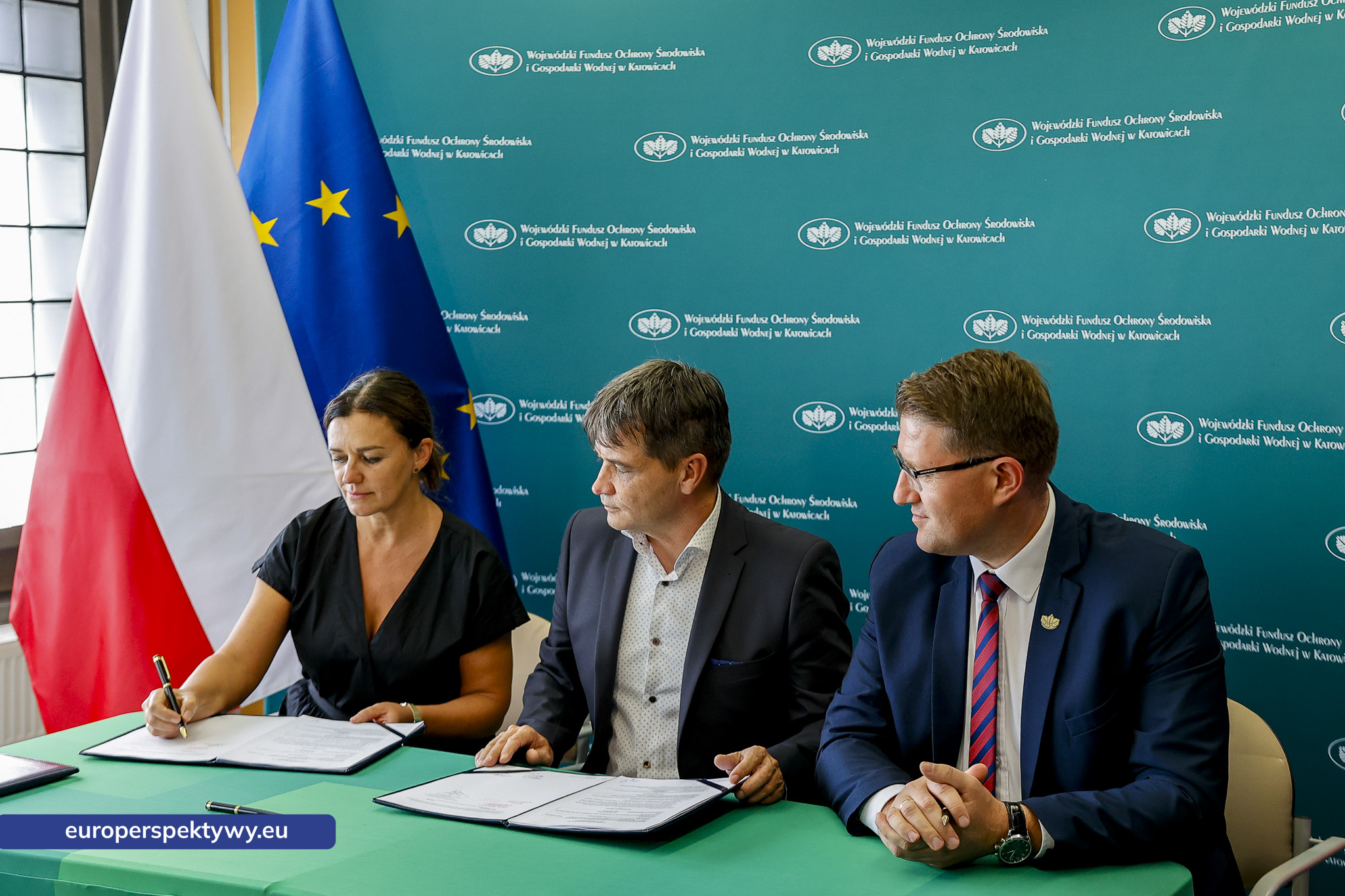 WFOŚiGW Podpisanie umów z Gminą Bestwiną oraz Wodociągami Cieszyńskimi -6 Europerspektywy WFOŚiGW wsparł inwestycje w bezpieczeństwo dostaw wody. Umowy z Gminą Bestwina i Wodociągami Cieszyńskimi podpisane