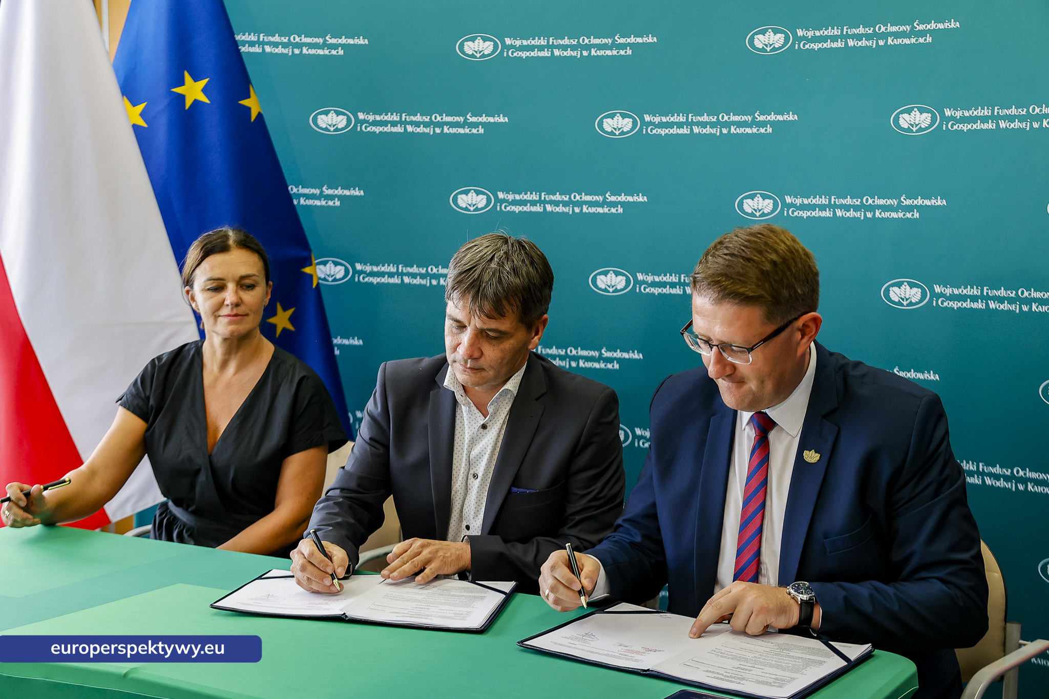 WFOŚiGW Podpisanie umów z Gminą Bestwiną oraz Wodociągami Cieszyńskimi -7 Europerspektywy WFOŚiGW wsparł inwestycje w bezpieczeństwo dostaw wody. Umowy z Gminą Bestwina i Wodociągami Cieszyńskimi podpisane