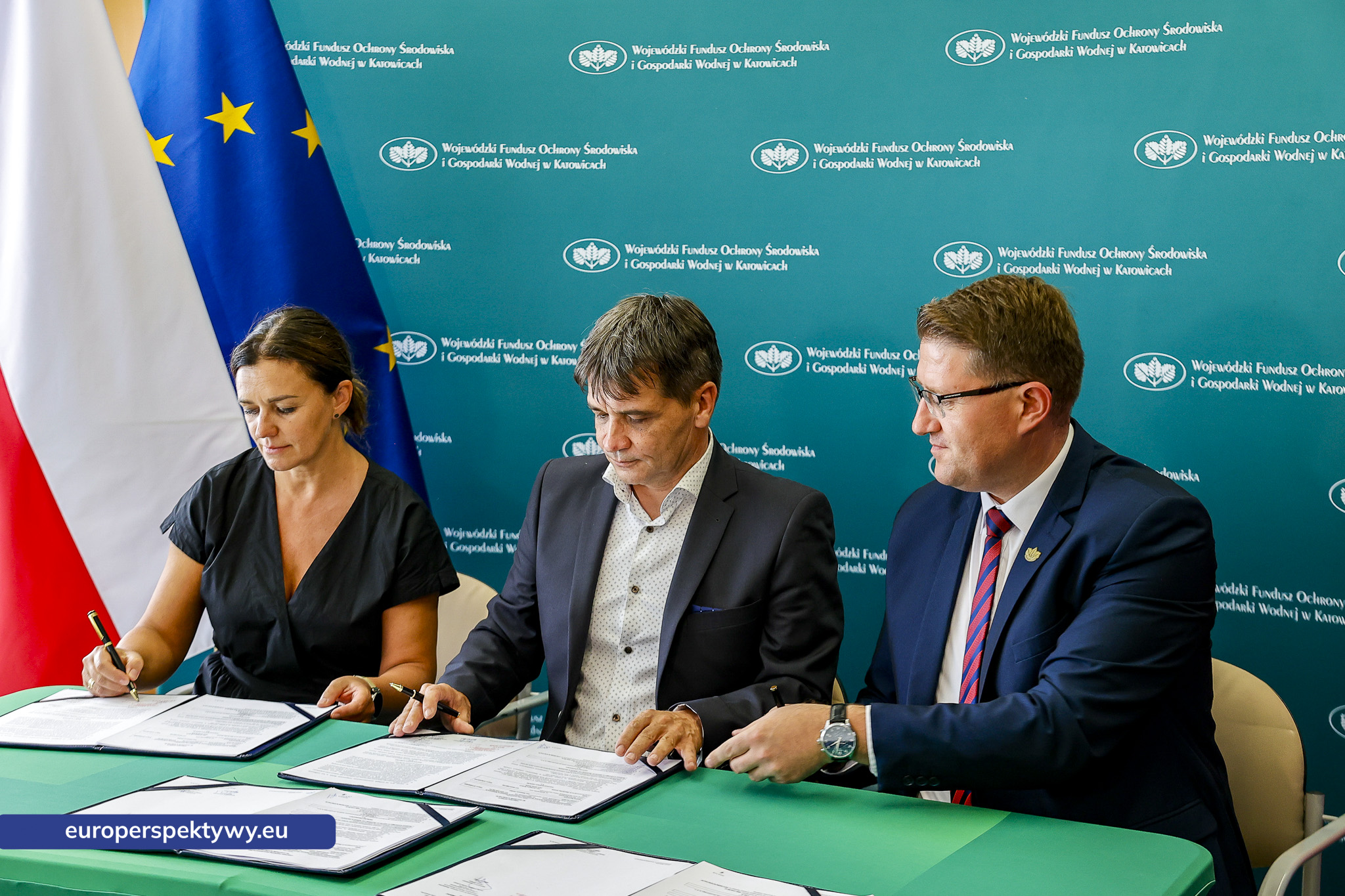 WFOŚiGW Podpisanie umów z Gminą Bestwiną oraz Wodociągami Cieszyńskimi -8 Europerspektywy WFOŚiGW wsparł inwestycje w bezpieczeństwo dostaw wody. Umowy z Gminą Bestwina i Wodociągami Cieszyńskimi podpisane