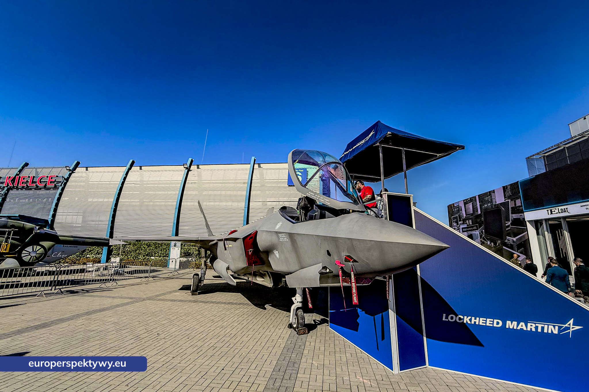 Makieta myśliwca na stoisku Lockheed Martin, MSPO 2026