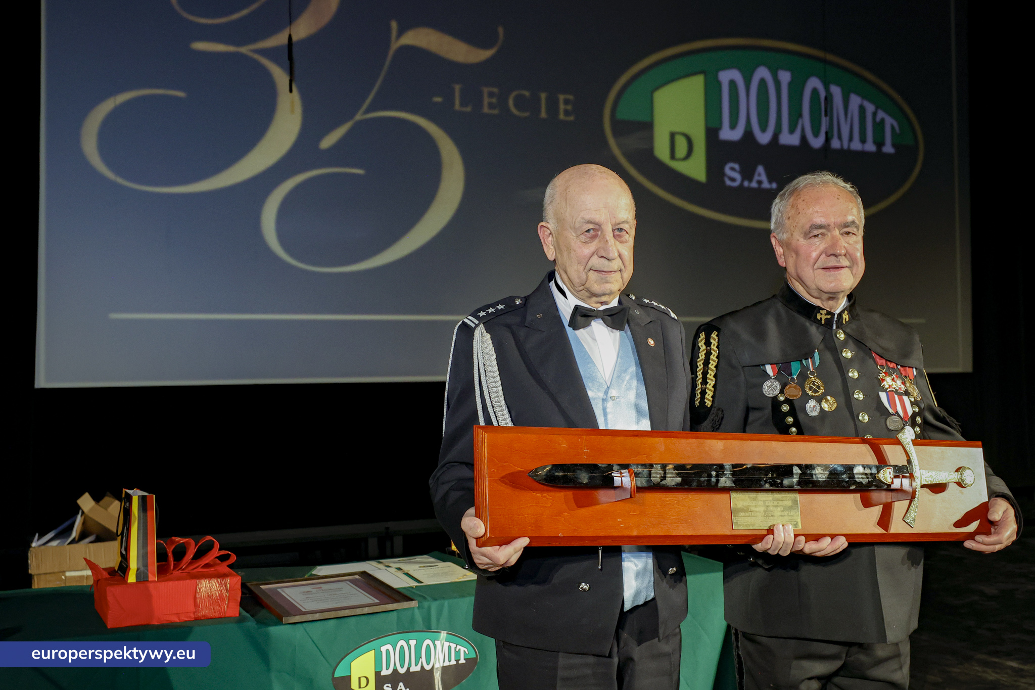 DOLOMIT KOPALNIA CHRUSZCZOBRÓD S.A. Jubileusz 35-Lecia