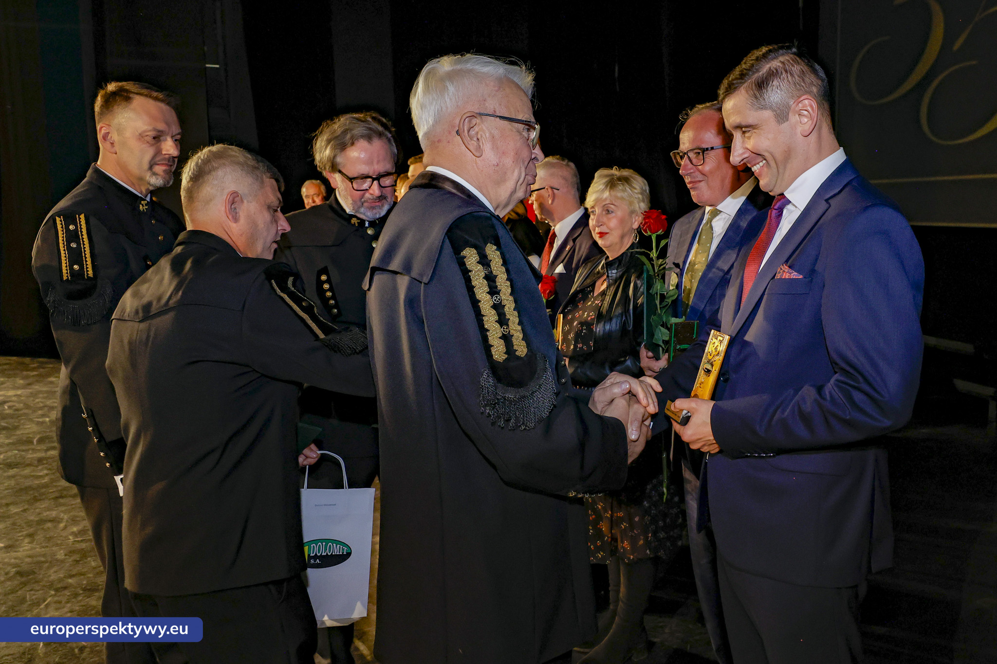 Dolomit Kopalnia Chruszczobród Jubileusz 35 lecia-96 Europerspektywy Dolomit S.A. świętował 35-lecie działalności. Od pracowniczej inicjatywy do nowoczesnej kopalni w Chruszczobrodzie