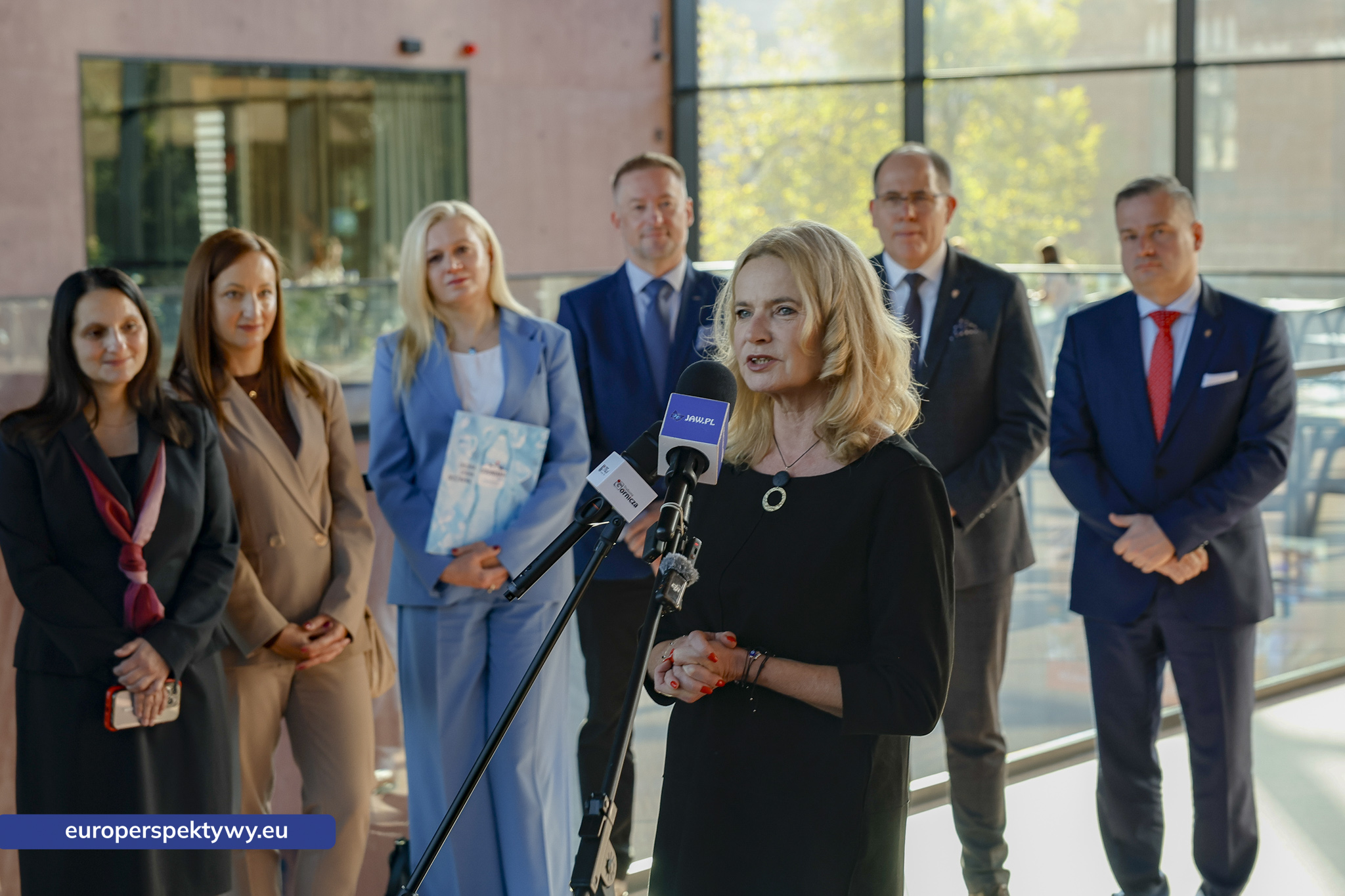 Wspólne zdjęcie uczestników konferencji KSSE o rankingu fDi 2026