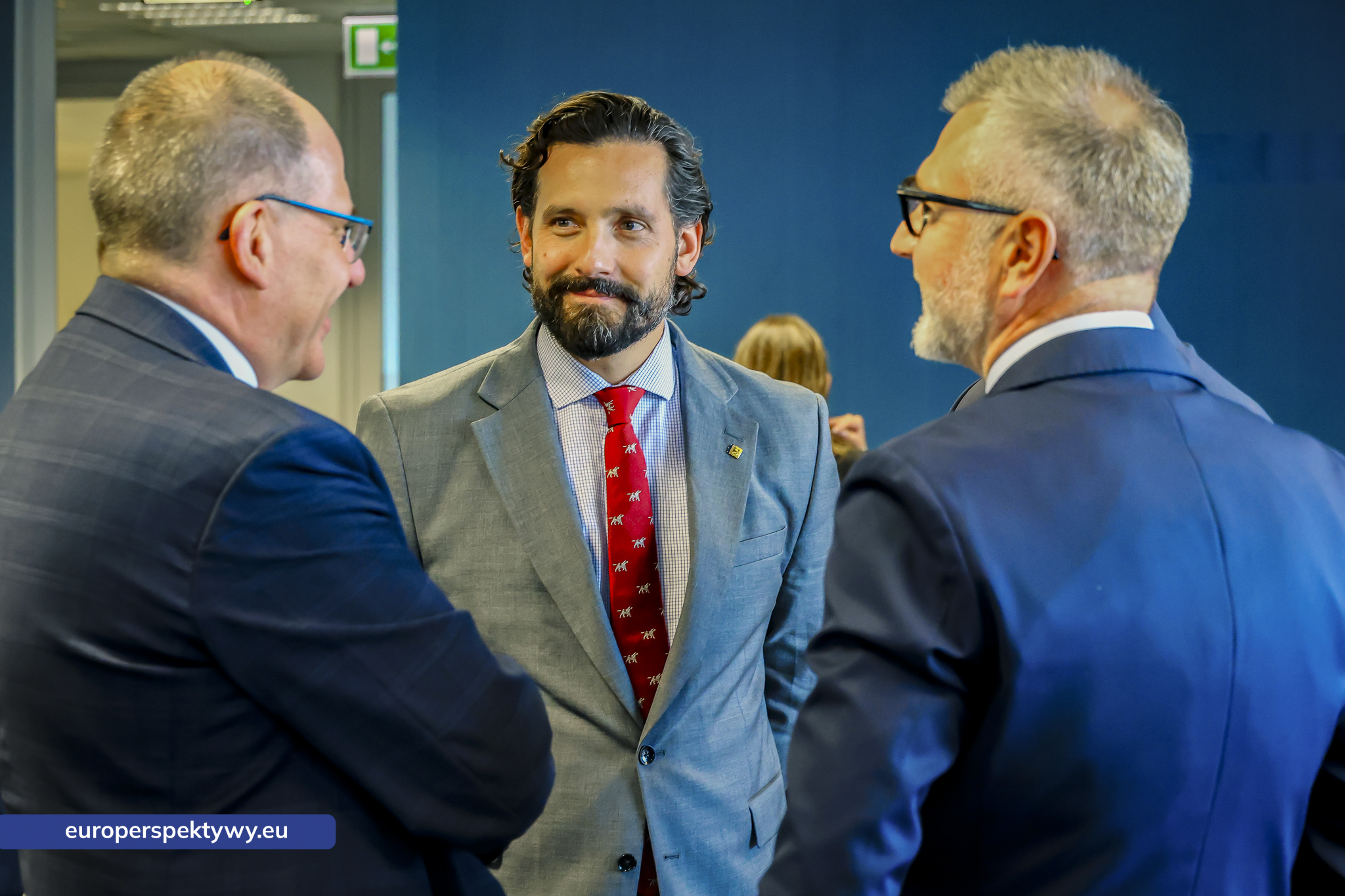 Łukasz Borkowski, przewodniczący Rady Miasta Katowice, w rozmowie z uczestnikami spotkania ŚFPP