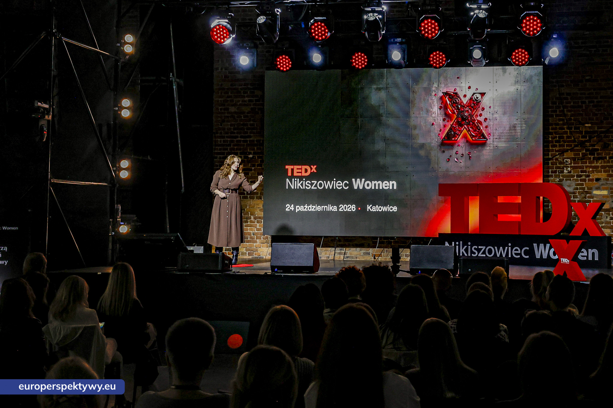 TEDxNikiszowiec Women 2026 Europerspektywy TEDxNikiszowiec Women. O transformacji, odwadze i szukaniu własnej drogi