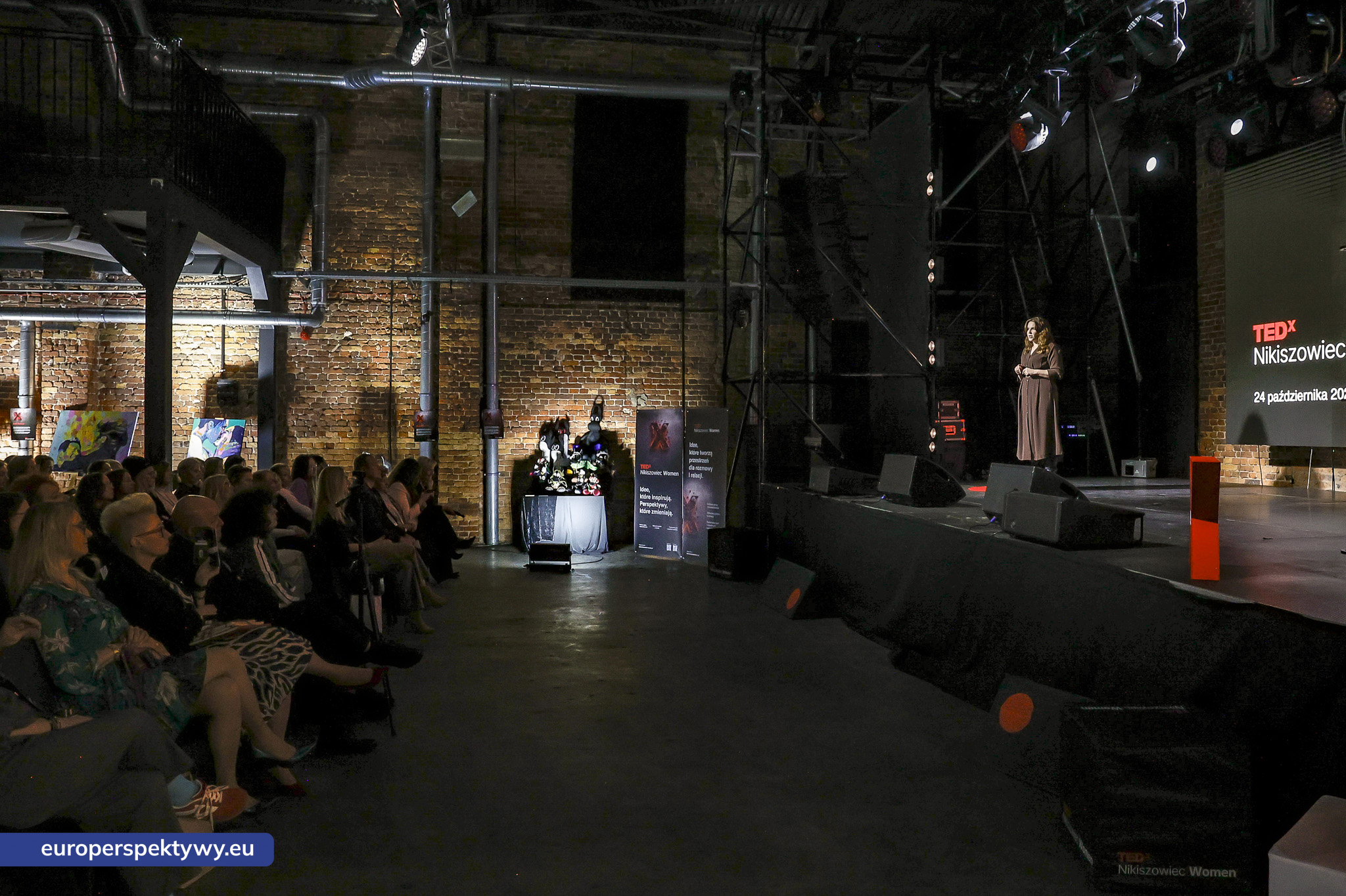 TEDxNikiszowiec Women 2026 Europerspektywy TEDxNikiszowiec Women. O transformacji, odwadze i szukaniu własnej drogi