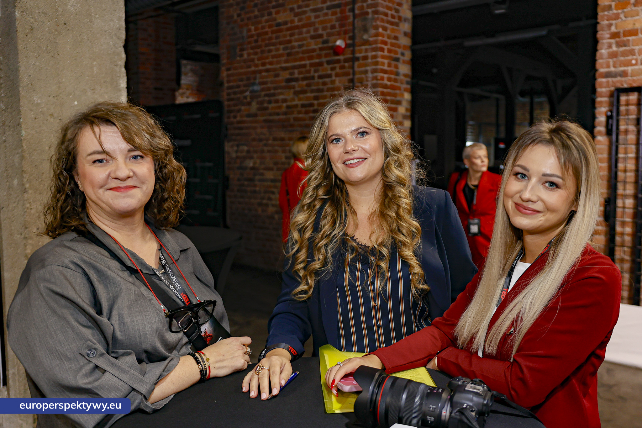 TEDxNikiszowiec Women 2026 Europerspektywy TEDxNikiszowiec Women. O transformacji, odwadze i szukaniu własnej drogi