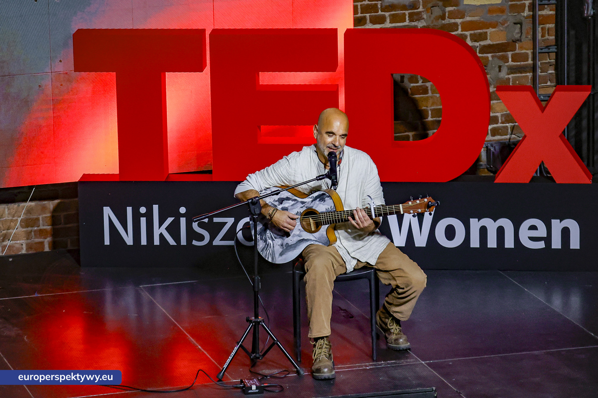 TEDxNikiszowiec Women 2026 Europerspektywy TEDxNikiszowiec Women. O transformacji, odwadze i szukaniu własnej drogi