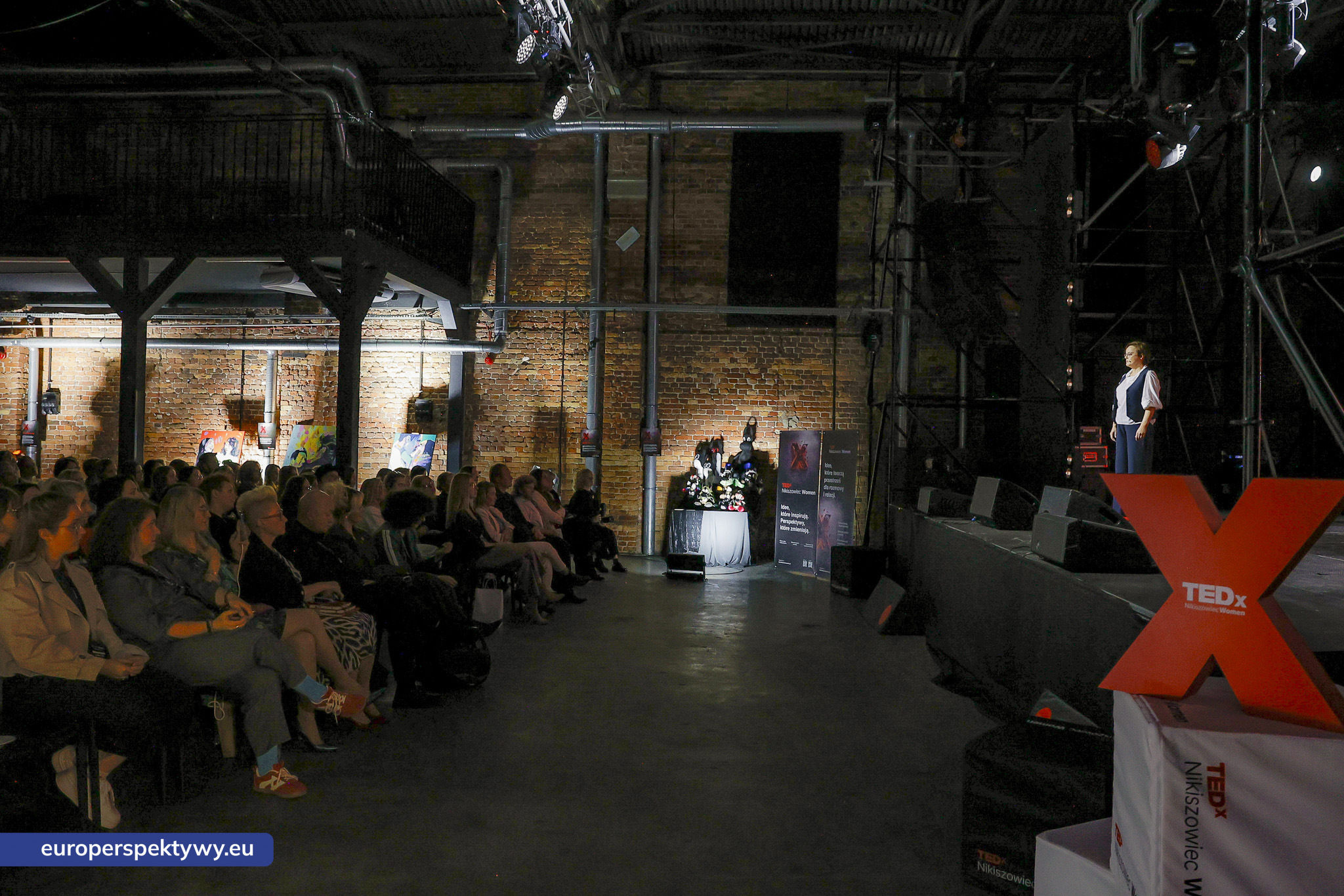 TEDxNikiszowiec Women 2026 Europerspektywy TEDxNikiszowiec Women. O transformacji, odwadze i szukaniu własnej drogi