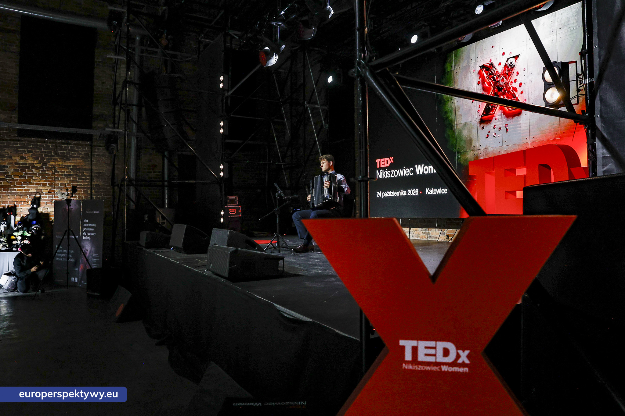 TEDxNikiszowiec Women 2026 Europerspektywy TEDxNikiszowiec Women. O transformacji, odwadze i szukaniu własnej drogi
