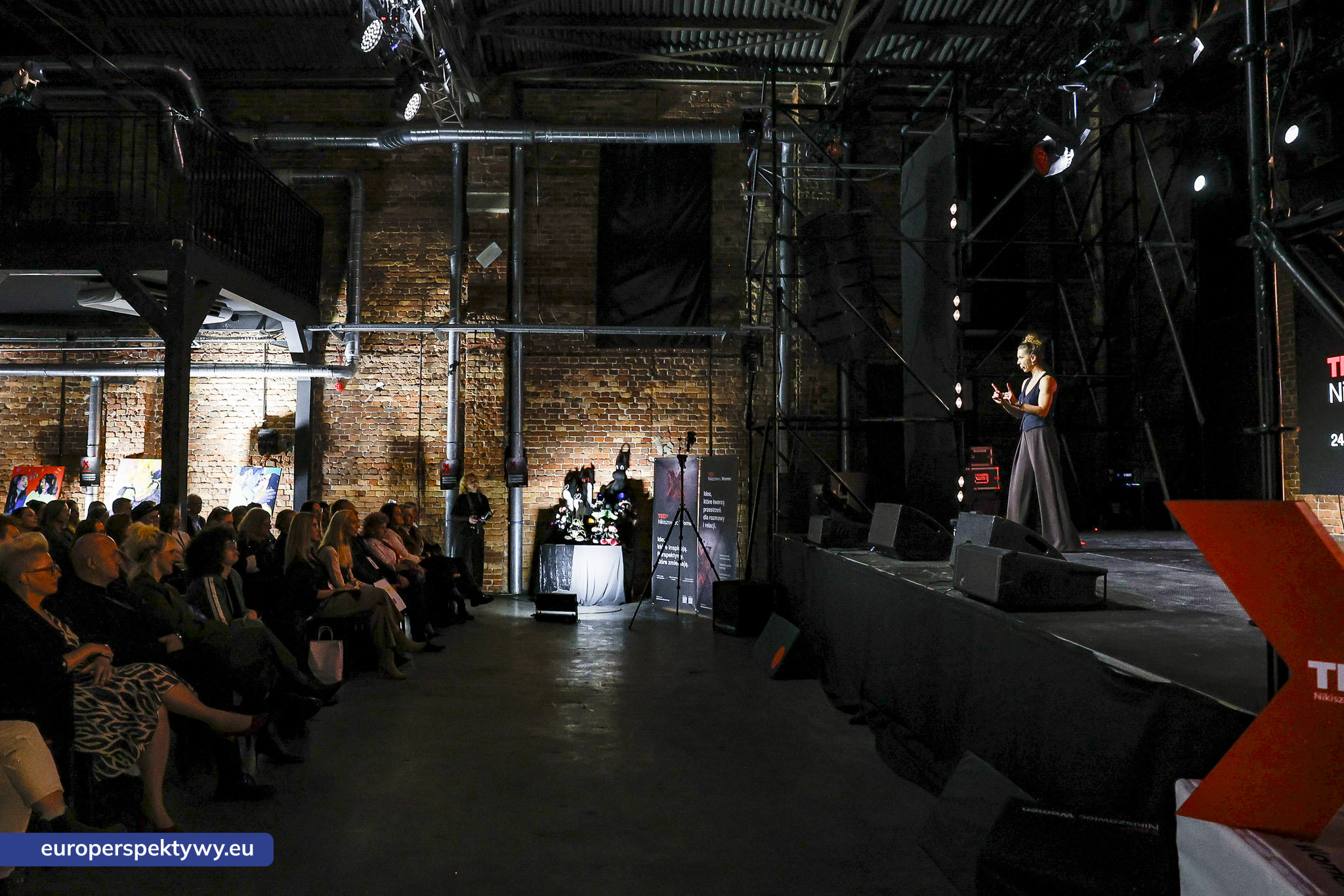 TEDxNikiszowiec Women 2026 Europerspektywy TEDxNikiszowiec Women. O transformacji, odwadze i szukaniu własnej drogi