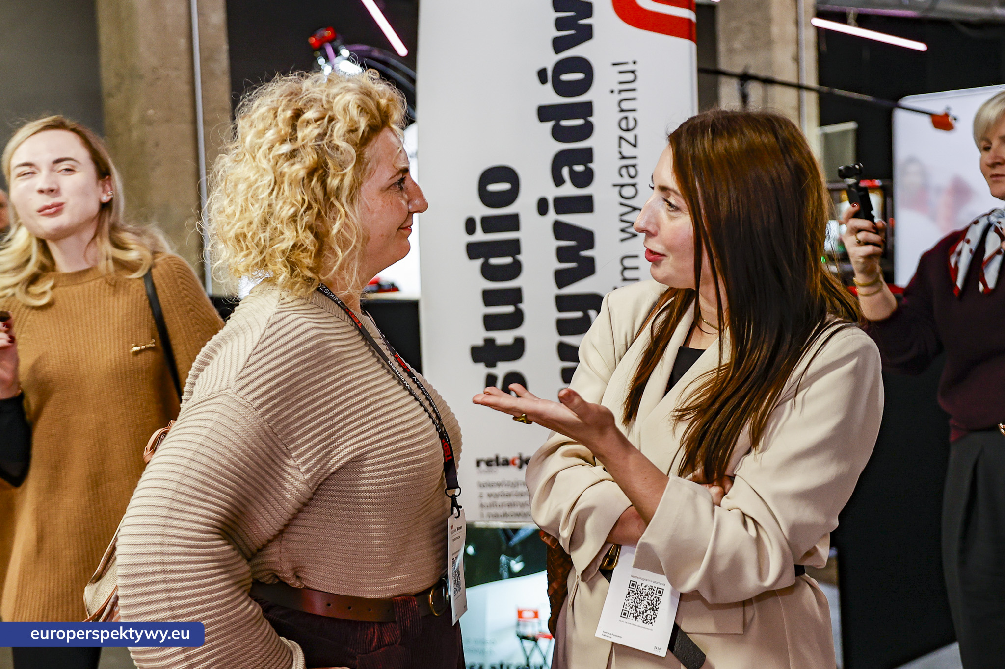 TEDxNikiszowiec Women 2026 Europerspektywy TEDxNikiszowiec Women. O transformacji, odwadze i szukaniu własnej drogi