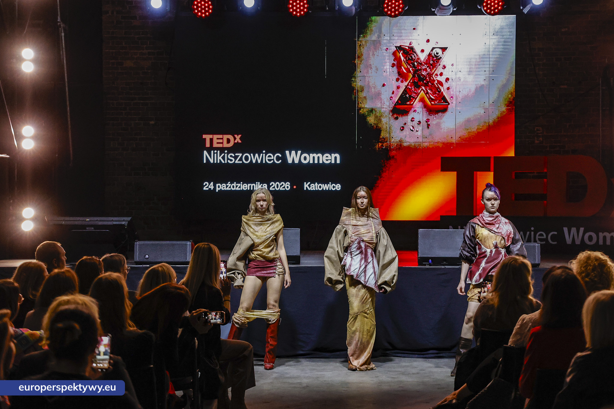 TEDxNikiszowiec Women 2026 Europerspektywy TEDxNikiszowiec Women. O transformacji, odwadze i szukaniu własnej drogi