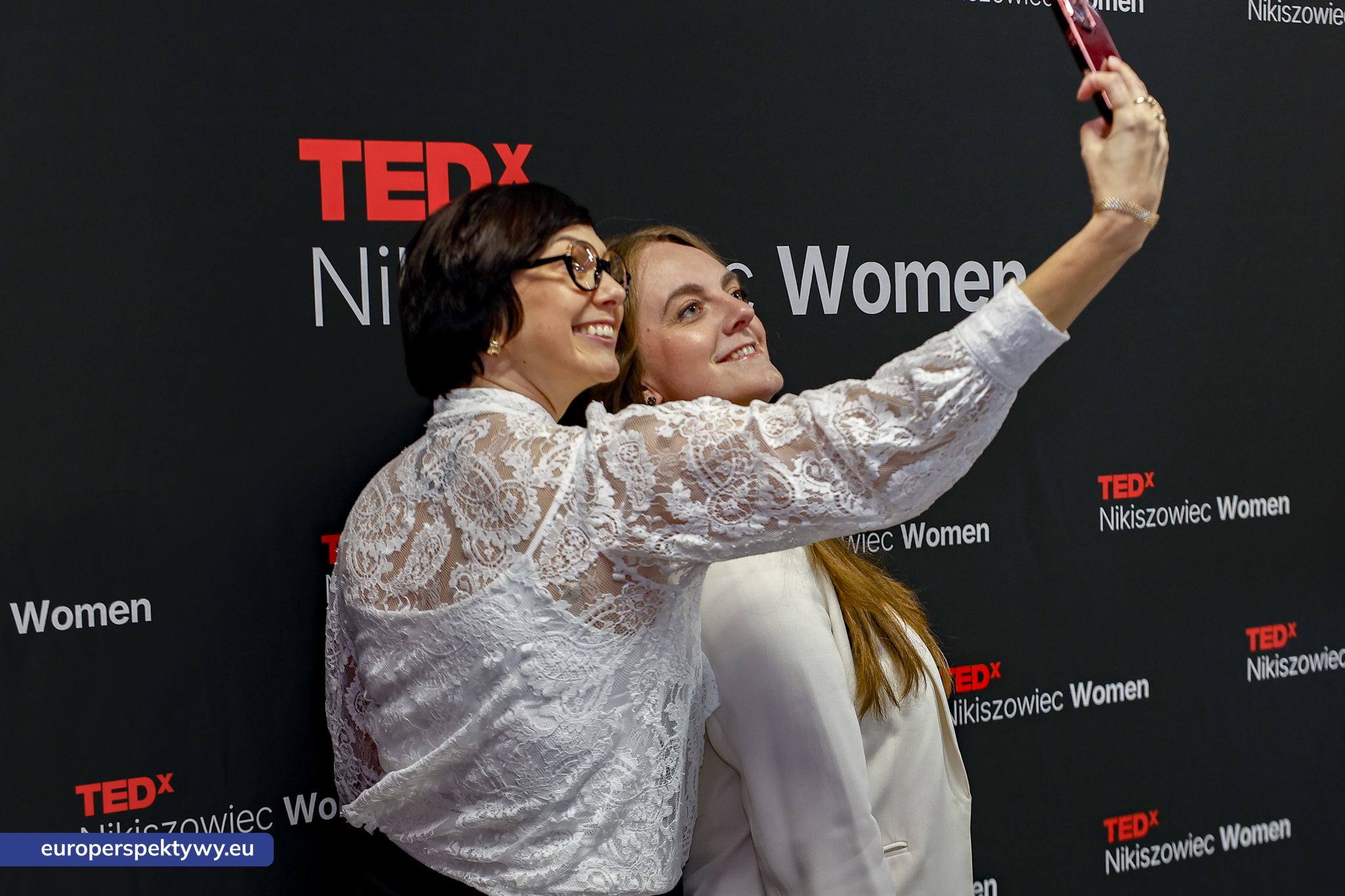 TEDxNikiszowiec Women 2026 Europerspektywy TEDxNikiszowiec Women. O transformacji, odwadze i szukaniu własnej drogi