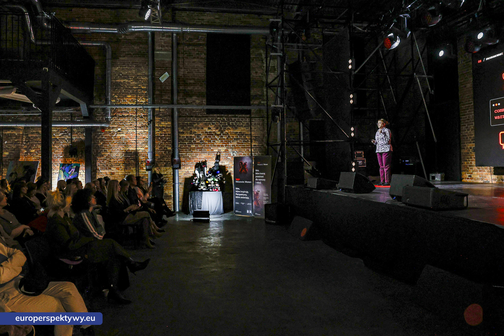 TEDxNikiszowiec Women 2026 Europerspektywy TEDxNikiszowiec Women. O transformacji, odwadze i szukaniu własnej drogi