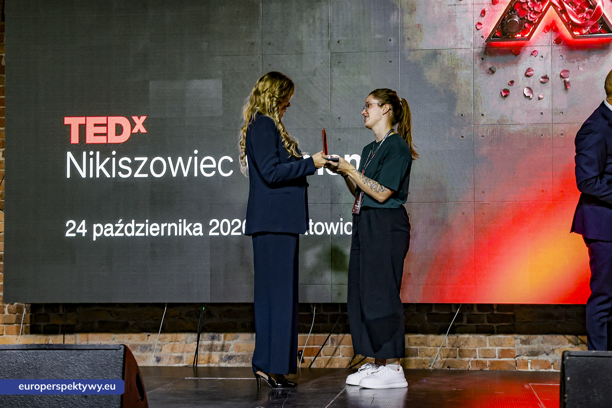 TEDxNikiszowiec Women 2026 Europerspektywy TEDxNikiszowiec Women. O transformacji, odwadze i szukaniu własnej drogi