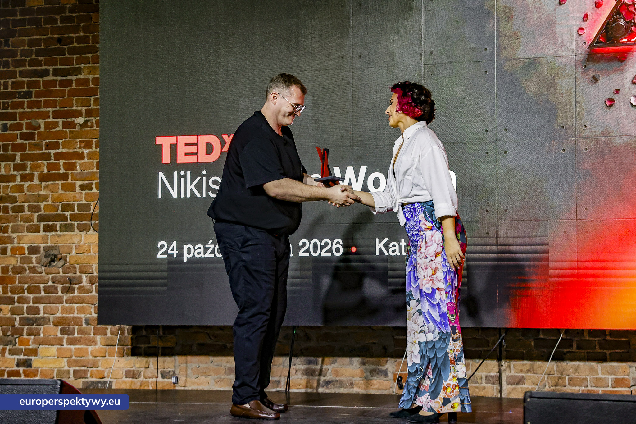 TEDxNikiszowiec Women 2026 Europerspektywy TEDxNikiszowiec Women. O transformacji, odwadze i szukaniu własnej drogi