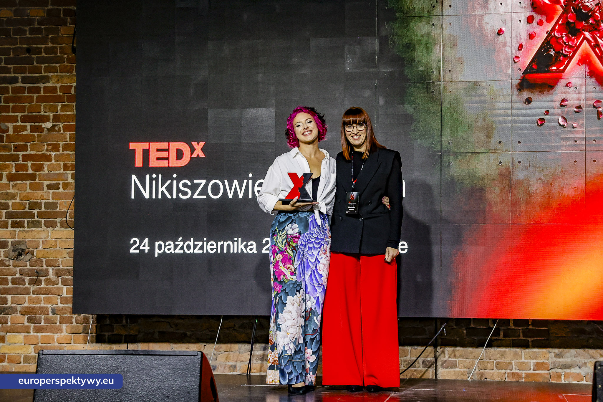 TEDxNikiszowiec Women 2026 Europerspektywy TEDxNikiszowiec Women. O transformacji, odwadze i szukaniu własnej drogi