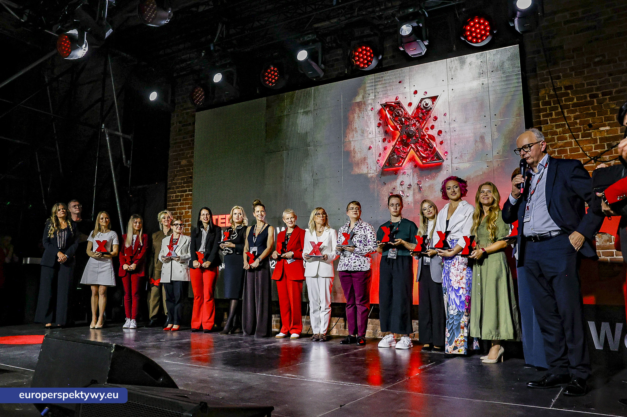 TEDxNikiszowiec Women 2026 Europerspektywy TEDxNikiszowiec Women. O transformacji, odwadze i szukaniu własnej drogi