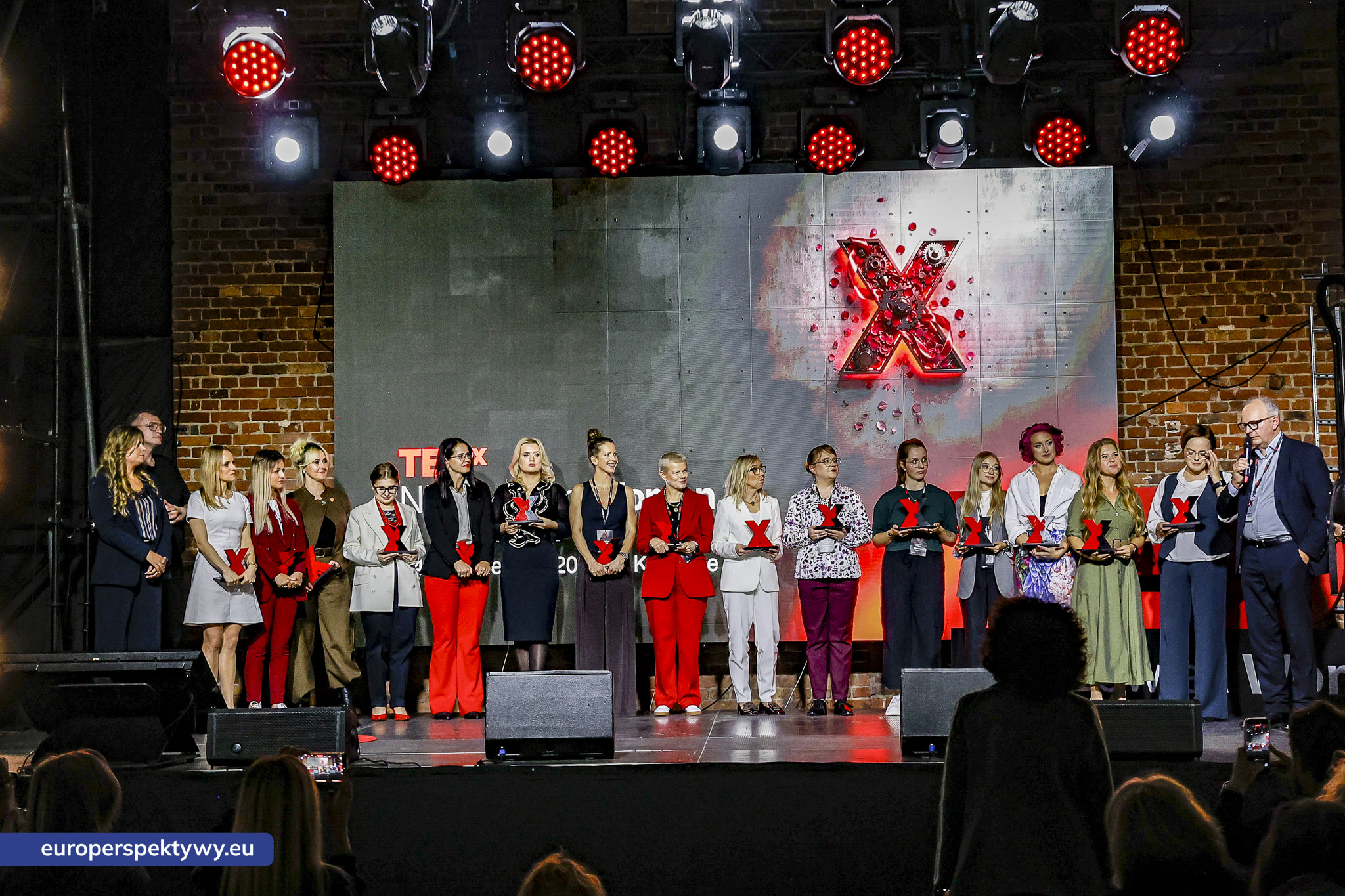 TEDxNikiszowiec Women 2026 Europerspektywy TEDxNikiszowiec Women. O transformacji, odwadze i szukaniu własnej drogi