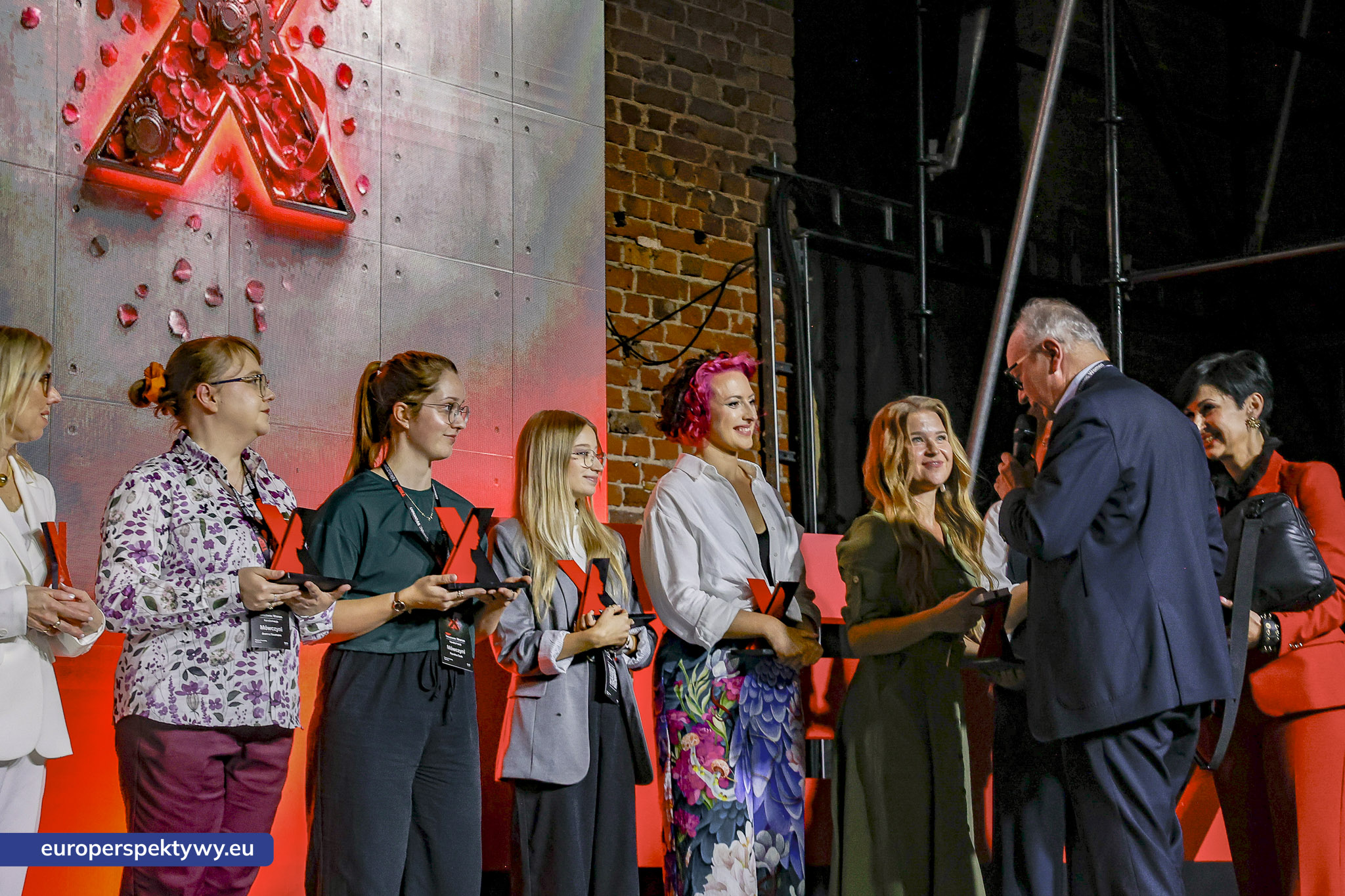 TEDxNikiszowiec Women 2026 Europerspektywy TEDxNikiszowiec Women. O transformacji, odwadze i szukaniu własnej drogi