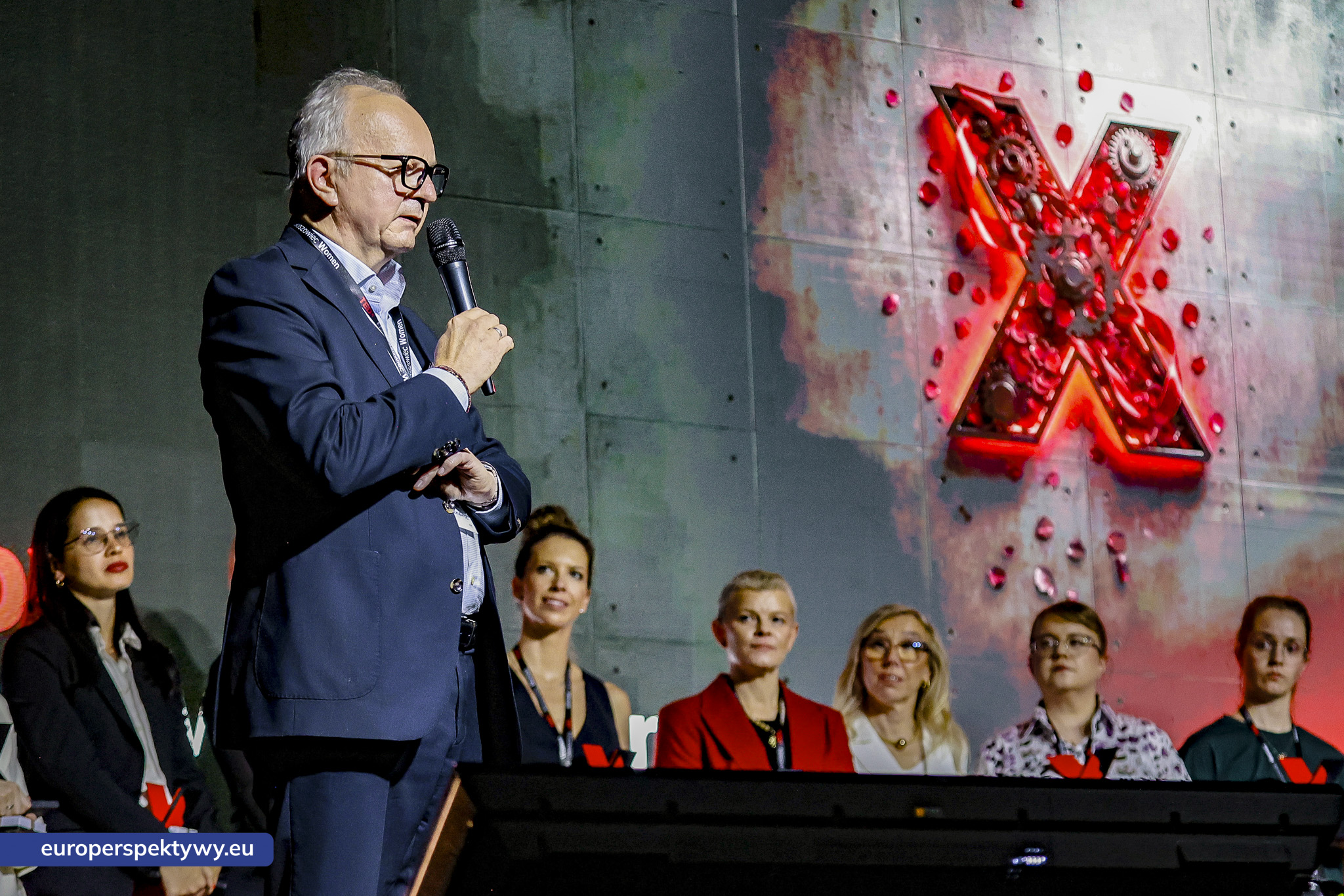 TEDxNikiszowiec Women 2026 Europerspektywy TEDxNikiszowiec Women. O transformacji, odwadze i szukaniu własnej drogi