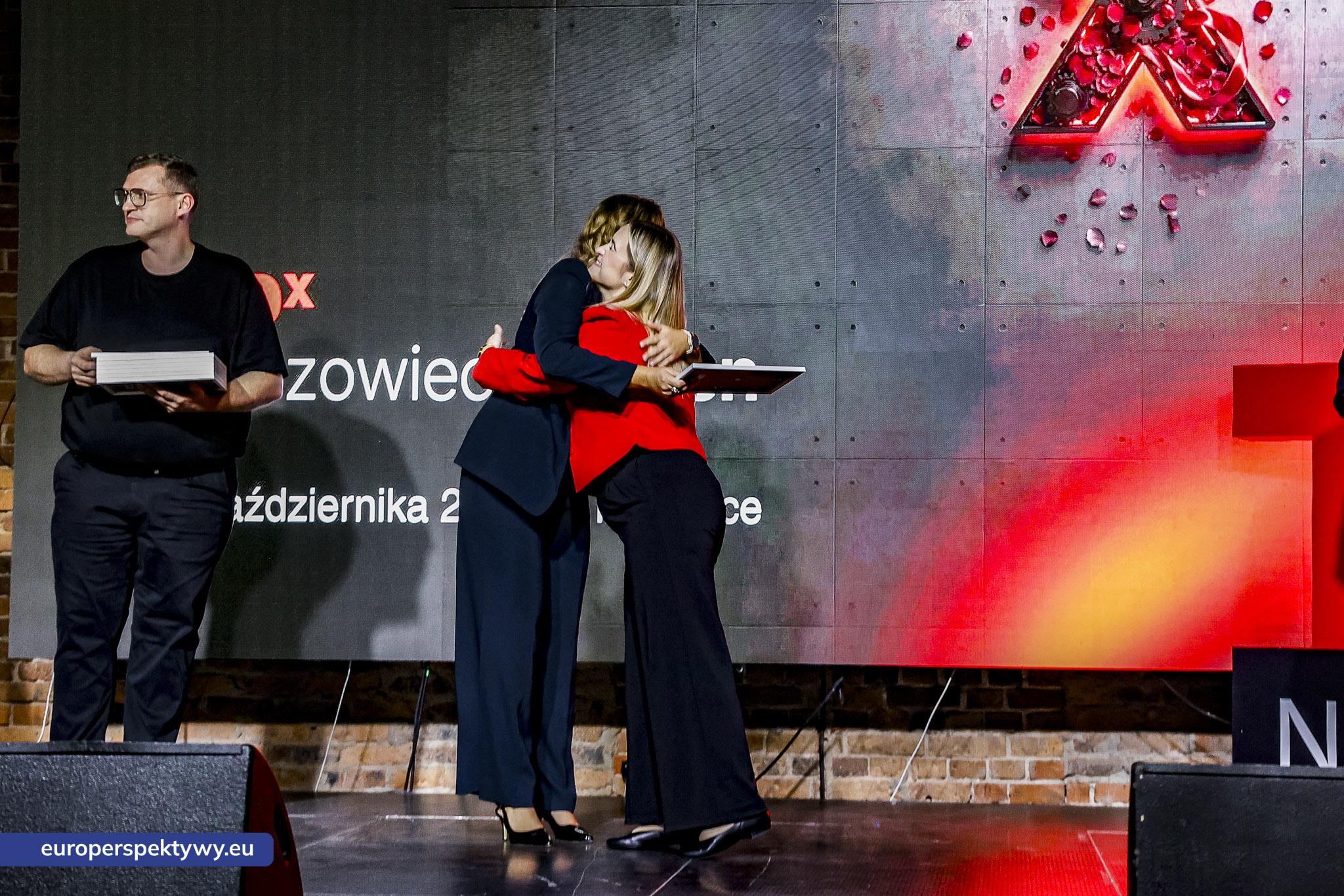 TEDxNikiszowiec Women 2026 Europerspektywy TEDxNikiszowiec Women. O transformacji, odwadze i szukaniu własnej drogi