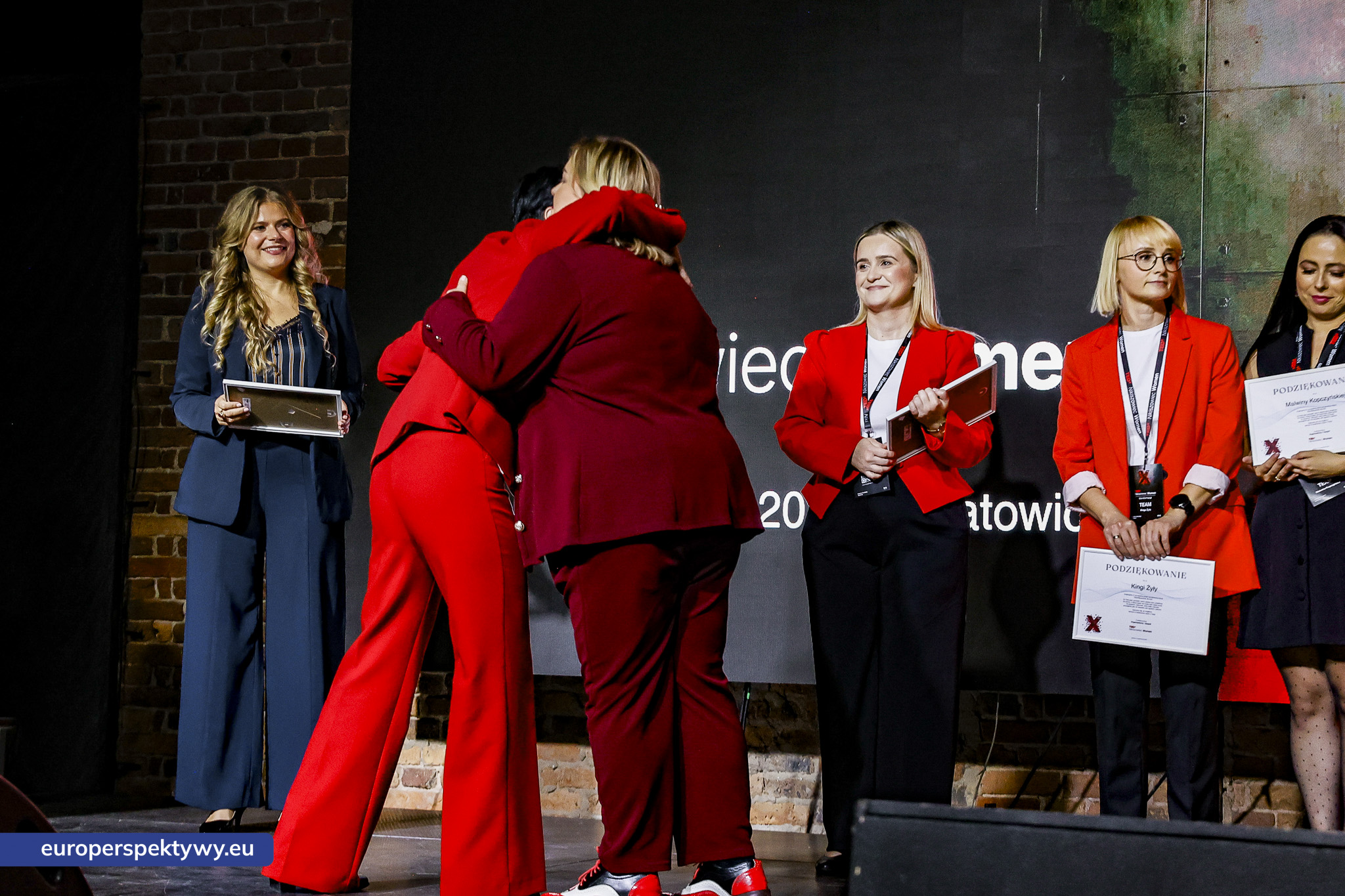 TEDxNikiszowiec Women 2026 Europerspektywy TEDxNikiszowiec Women. O transformacji, odwadze i szukaniu własnej drogi