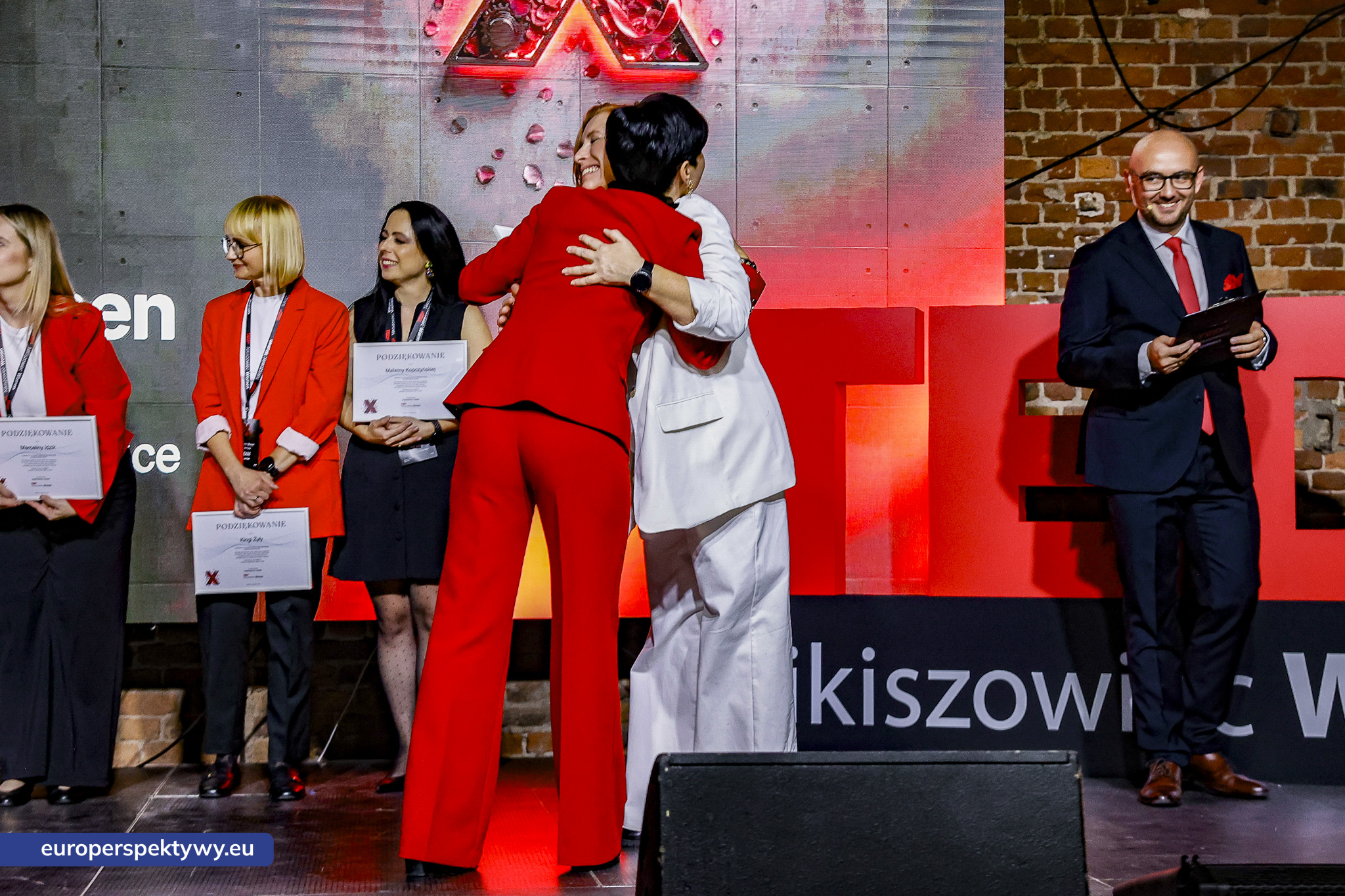 TEDxNikiszowiec Women 2026 Europerspektywy TEDxNikiszowiec Women. O transformacji, odwadze i szukaniu własnej drogi