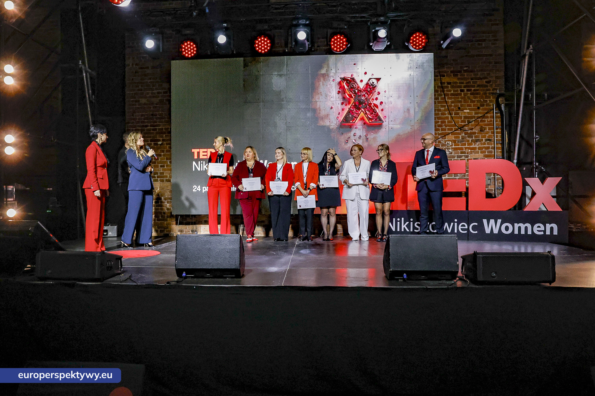 TEDxNikiszowiec Women 2026 Europerspektywy TEDxNikiszowiec Women. O transformacji, odwadze i szukaniu własnej drogi