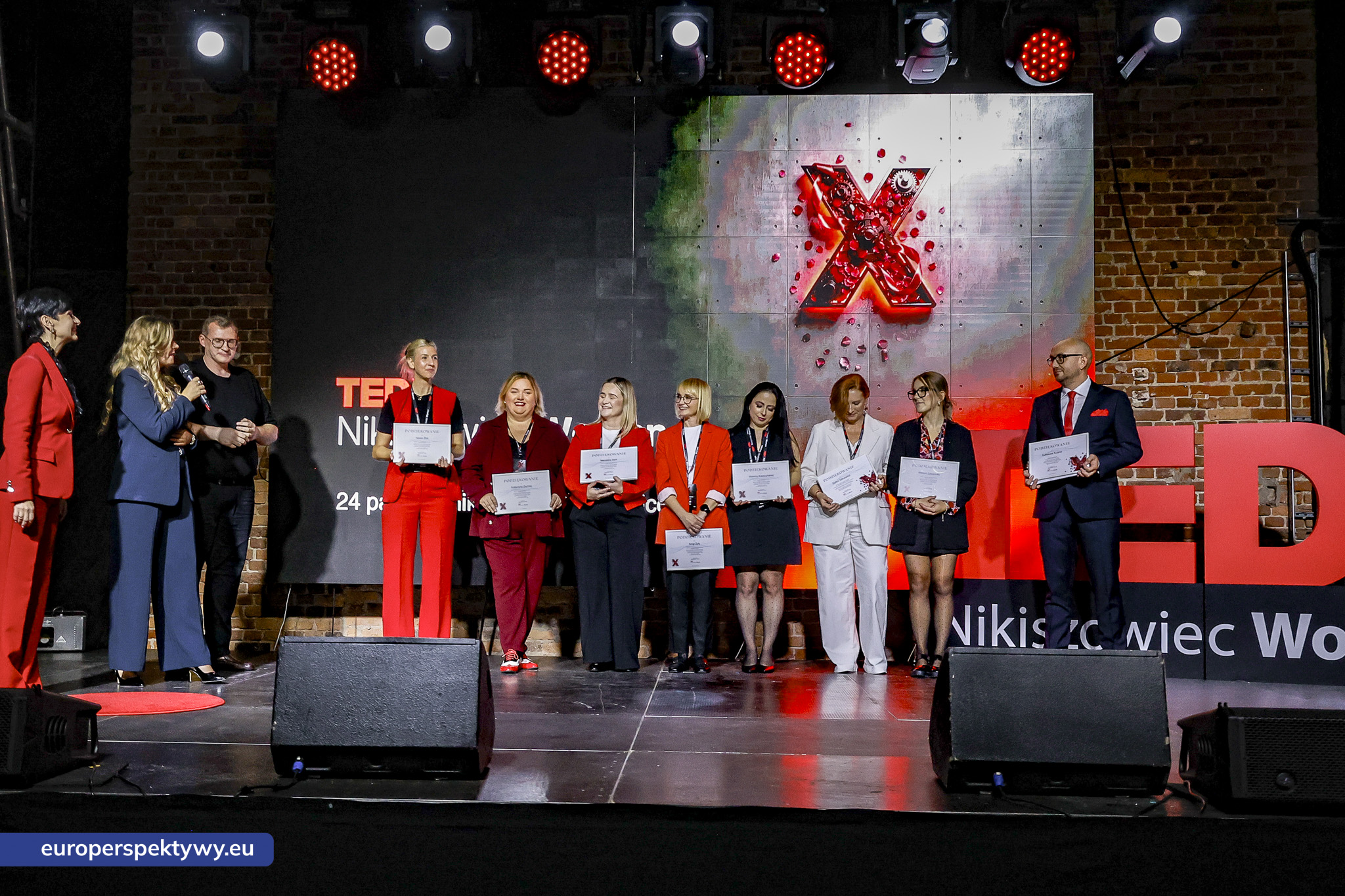 TEDxNikiszowiec Women 2026 Europerspektywy TEDxNikiszowiec Women. O transformacji, odwadze i szukaniu własnej drogi