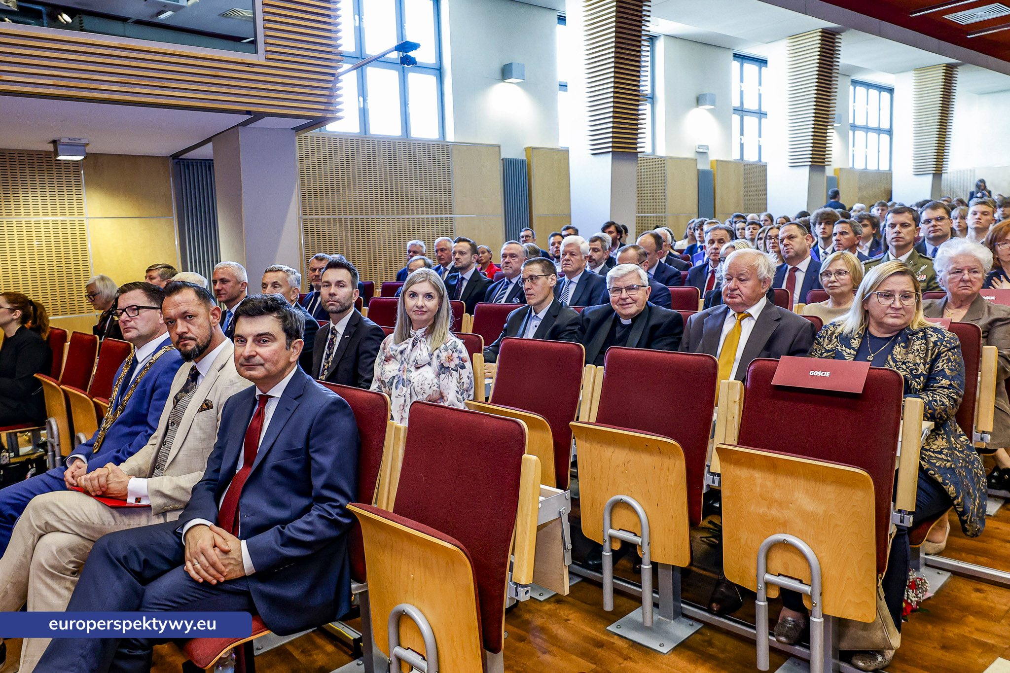 Uniwersytet Ekonomiczny Inauguracja Roku Akademickiego 2026-2027-29 Europerspektywy Uniwersytet Ekonomiczny w Katowicach rozpoczyna 90. rok działalności